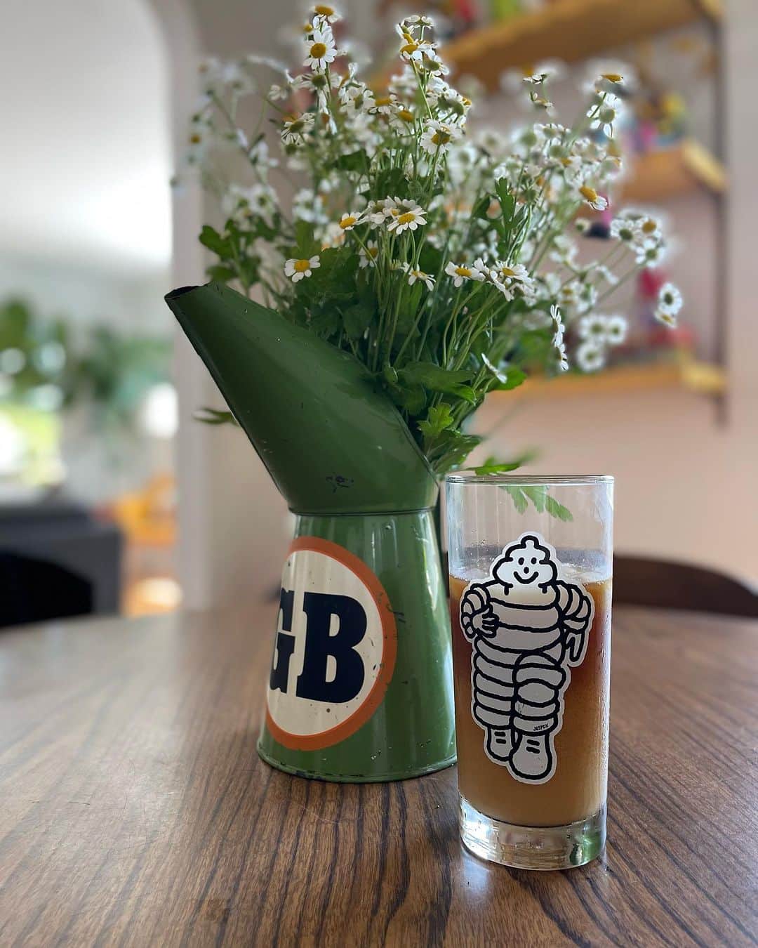 Jason G. Sturgillのインスタグラム：「My fave daily drink, cold brew, in my BeBenDumb glass. Get yrs at @buyoly. Search “Sturgill” on their site for it and more.」