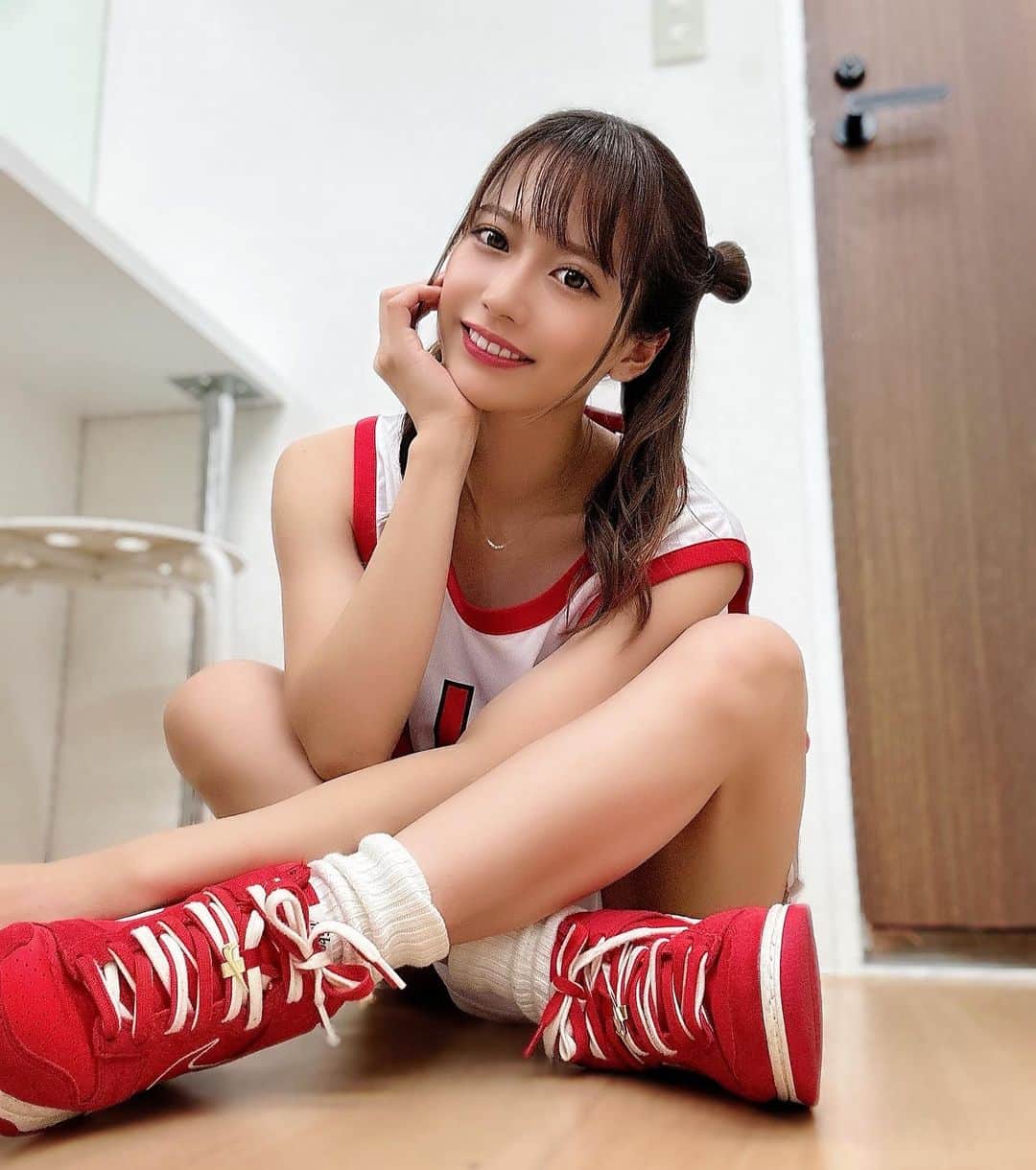 のインスタグラム：「RISE新グッズ❤️  バスケタンクトップ🏀🖤  絶対買うって決めてて、大会終わってすぐ買いにいきました🤤」