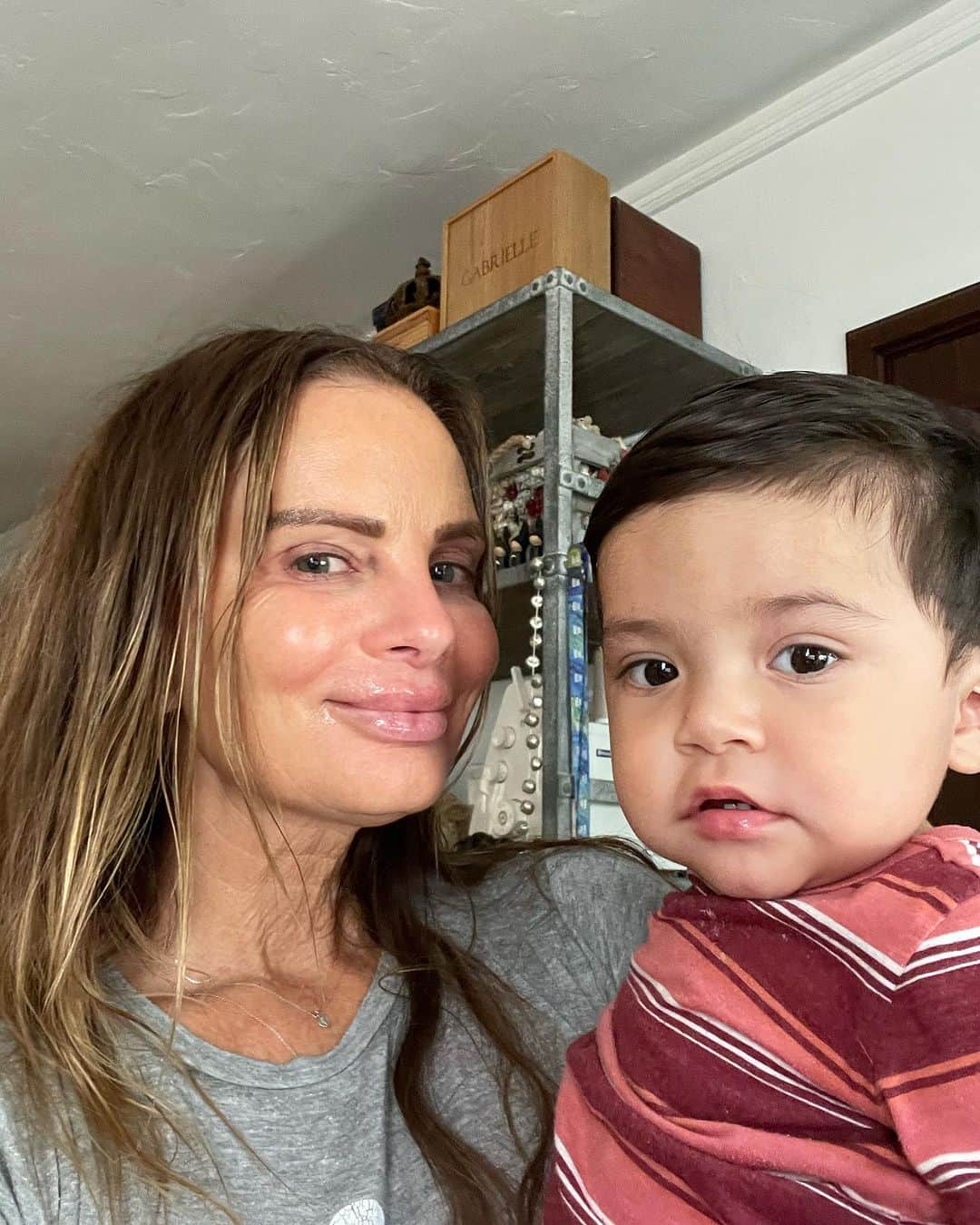 ガブリエル・アンウォーのインスタグラム：「My Elias has a big boy hair cut!! @melissacalvillo_ @shareefmalnik」