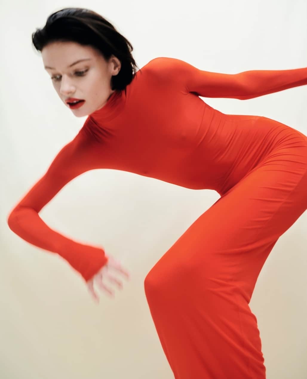 AnOther Magazineのインスタグラム：「AnOther way to wear pink and red 💕⁠ ⁠ Featured in the new issue of AnOther Magazine, fashion director Katie Shillingford’s edit of the season is an ode to wearing two of fashion’s most romantic (and when combined, most divisive) colours. See the full story at the link in bio 📲⁠ ⁠ Taken from the Spring/Summer 2023 issue of AnOther Magazine.⁠ ⁠ Photography by #BibiBorthwick⁠ Styling by @katieshillingford⁠ Hair by @garygillhair⁠ Make-up by @lucyjbridge⁠ Manicure by #JadaElizeLorentz⁠ Casting by @molliedendle⁠ Set design by @roxy.walton⁠ Production by @wefolkagency」