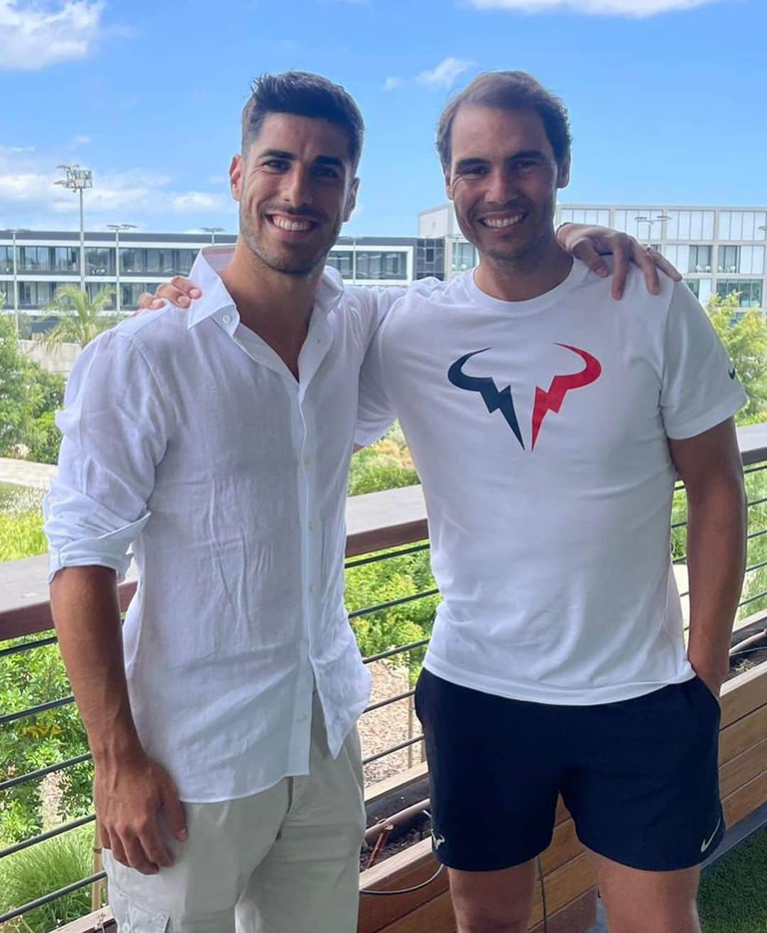 マルコ・アセンシオのインスタグラム：「Visita a la @rafanadalacademy. Espectaculares las instalaciones y el museo. 👏🏽 Enhorabuena y gracias por recibirnos @rafaelnadal ⚽️🎾」