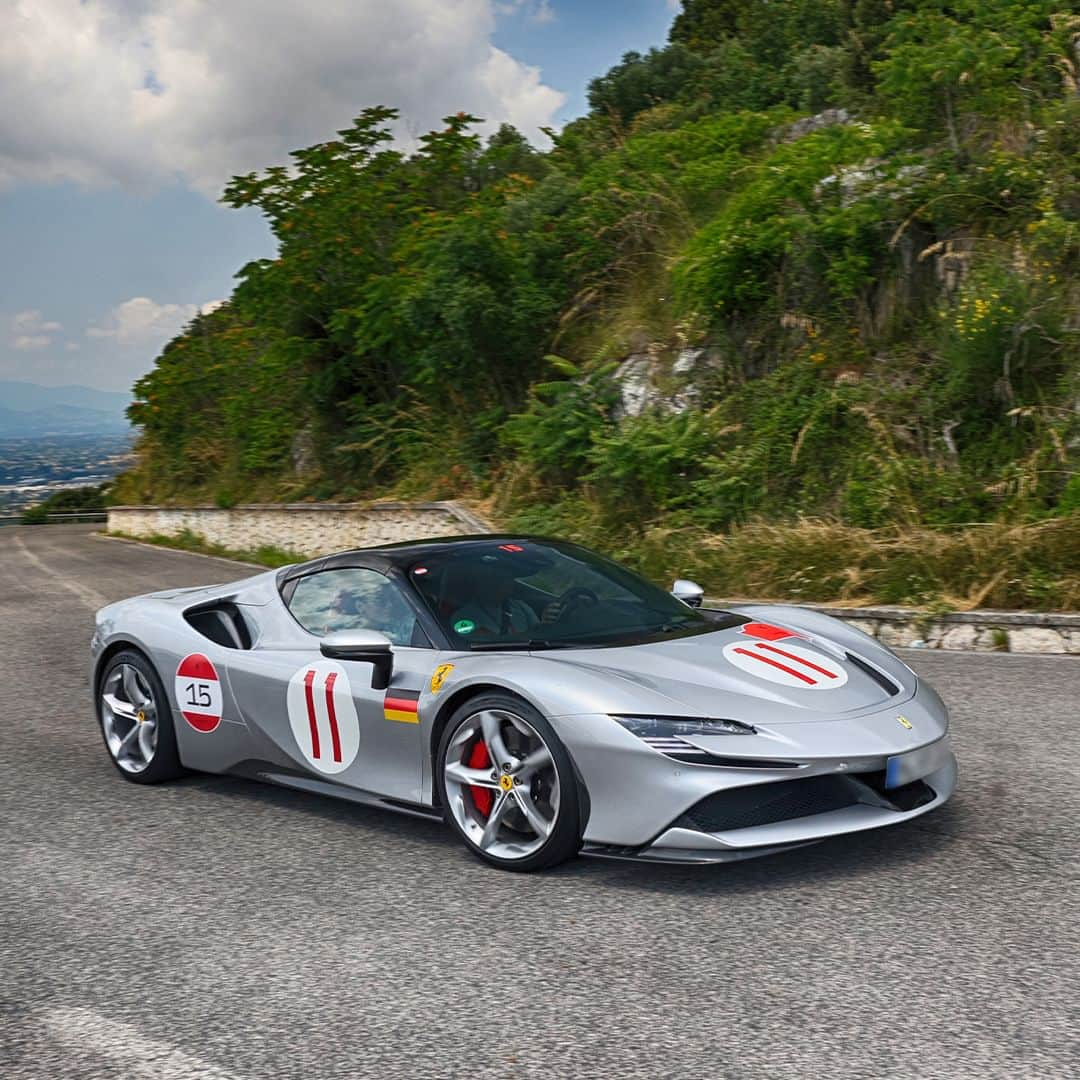 フェラーリさんのインスタグラム写真 - (フェラーリInstagram)「The #FerrariCavalcade has made a comeback. The exclusive event took us on a thrilling journey that started in #Rome and passed through the centre of Italy. This edition offered an unforgettable driving experience and a race along a nearly 1,200 km-long track.  Among the shots from the event, can you name the gem from the #FerrariOneOff programme?  #DrivingFerrari #FerrariCavalcade #Ferrari」7月4日 2時15分 - ferrari