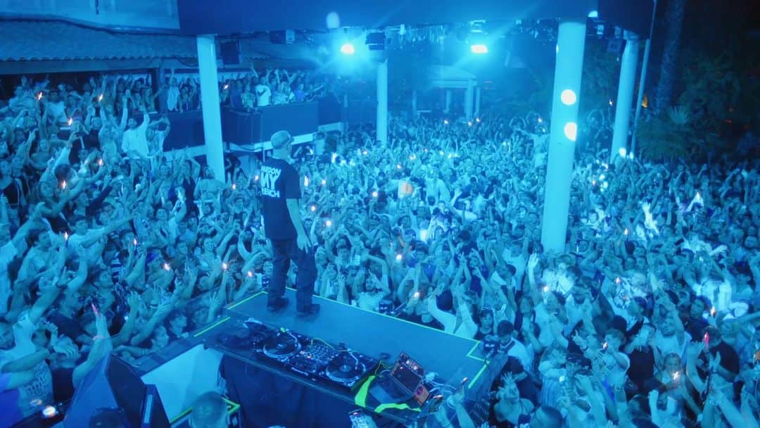DJスネークのインスタグラム：「SUMMER 23 🌙」