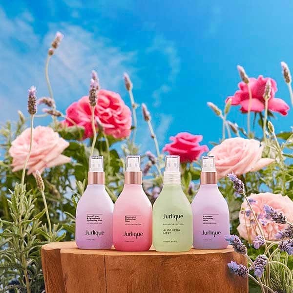 ジュリークのインスタグラム：「✨ this is your sign to add a face mist to your routine! ✨  your summer skin will thank you! add to cart at the link in bio 🛒🛍️」