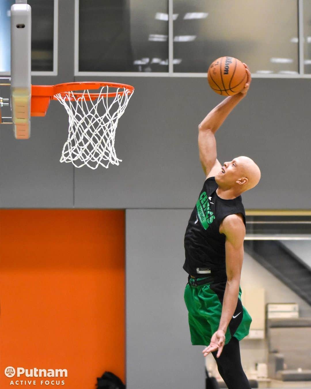 ボストン・セルティックスのインスタグラム：「hang time 💪🏽」