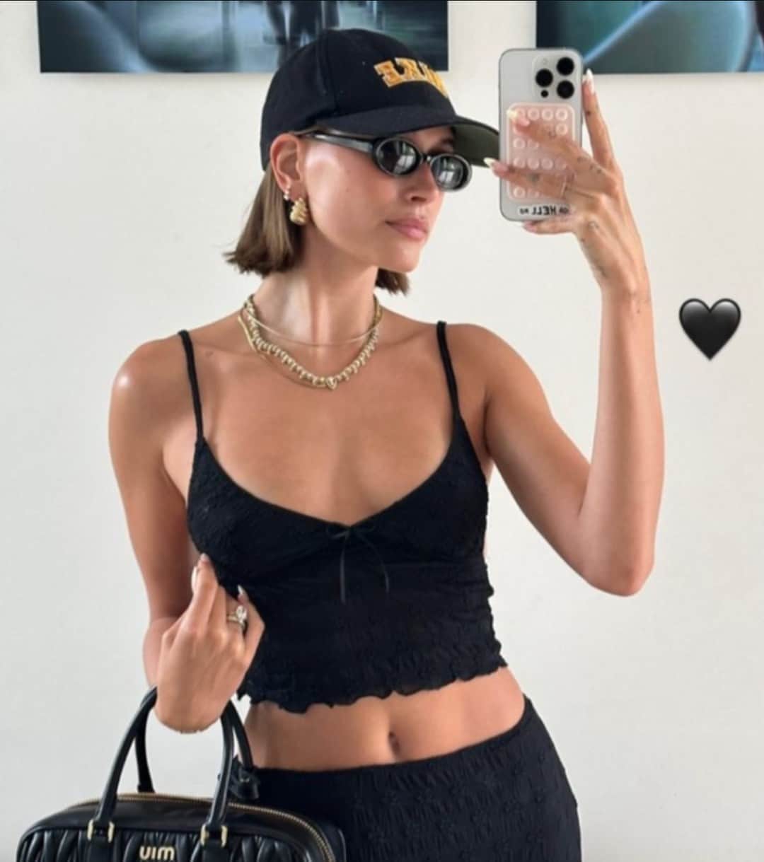 Cosmopolitanさんのインスタグラム写真 - (CosmopolitanInstagram)「PSA: Hailey Bieber’s summer cami is just less than $50 (and has a matching skirt!). Head to the link in bio to shop. ❤️‍🔥  #rg @haileybieber」7月4日 3時01分 - cosmopolitan