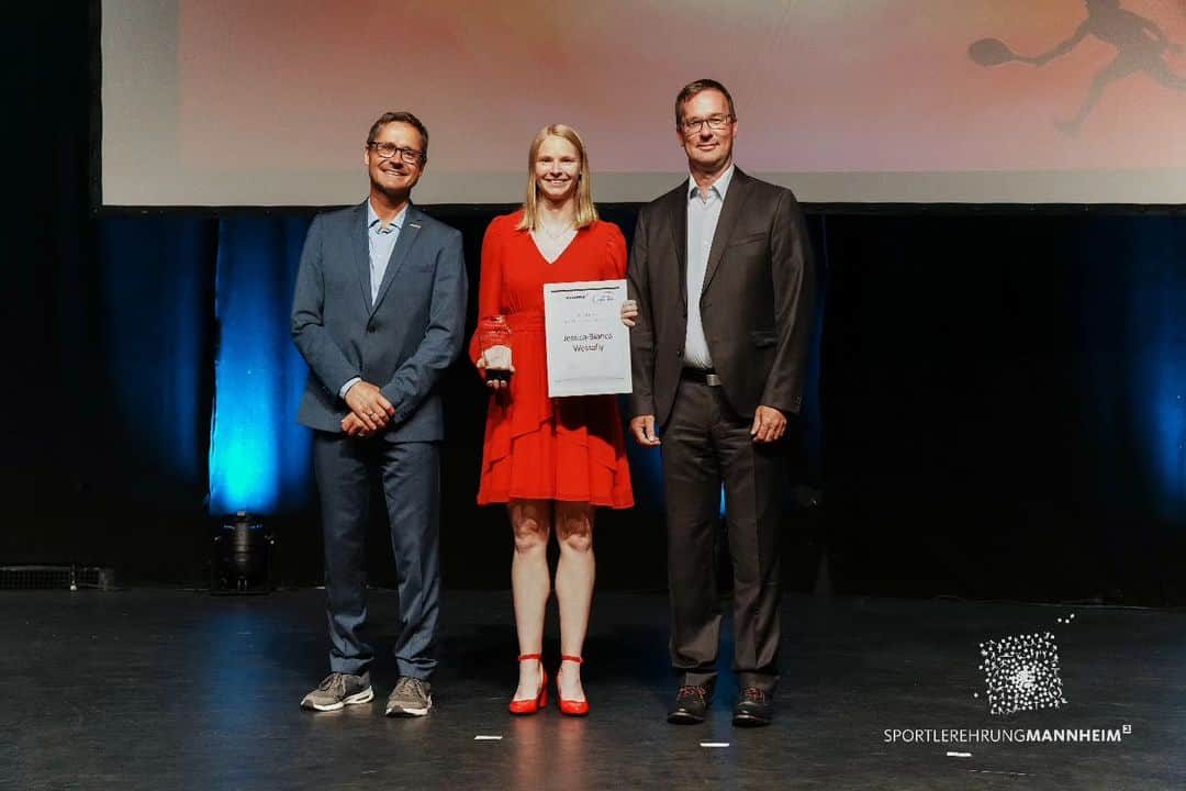 Jessica-Bianca WESSOLLYのインスタグラム：「Mannheims Sportlerin des Jahres 2022 😍🏆 Vielen Dank für die Würdigung!  📸 @hennfoto   #sportlerehrung #mannheim #thankful #proud #adijess」