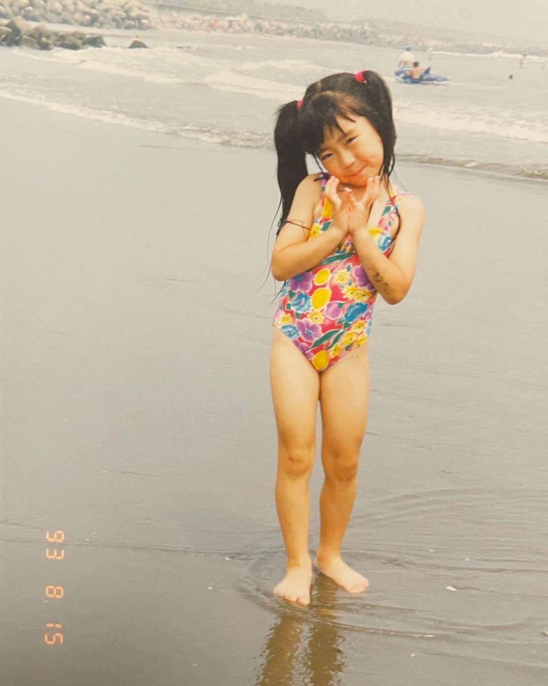 中里亜美のインスタグラム：「1993 ▶︎ 2023  私、30年前からセクシーでした🫦」