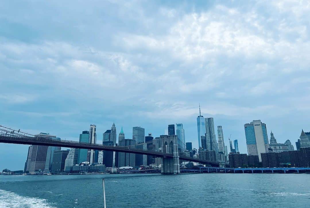 大澄賢也のインスタグラム：「船🚢で  Manhattanから Brooklynへ  Brooklynから眺める Manhattanも秀一✨✨✨  #manhattan  #brooklyn」