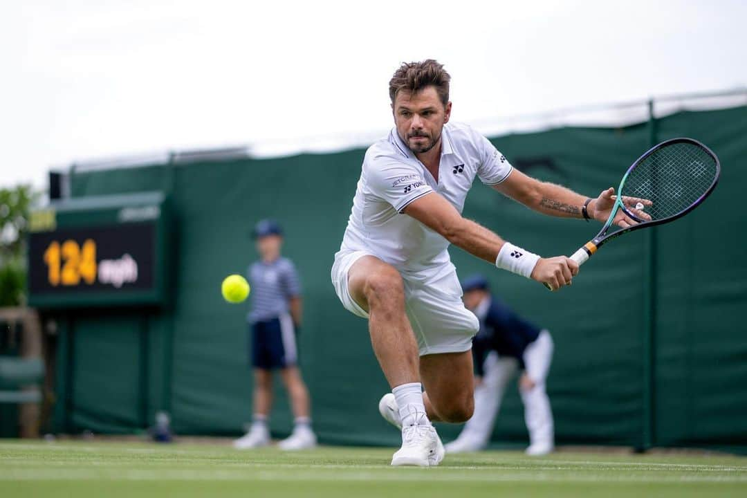 スタニスラス・ワウリンカさんのインスタグラム写真 - (スタニスラス・ワウリンカInstagram)「Tsssss…First round ✅ 🗡️🌱🎾🧩💪🏻💚 #letsgo #fight #hardwork #trusttheprocess #london #enjoy」7月4日 6時45分 - stanwawrinka85