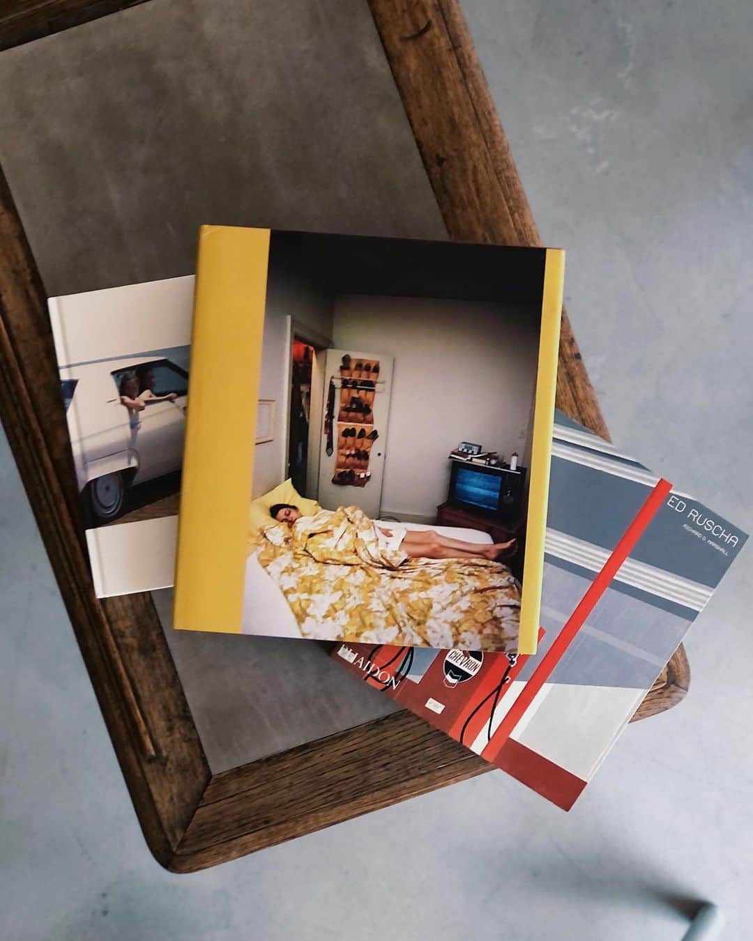 nostos booksのインスタグラム：「エグルストンやベッヒャー夫妻、ロトチェンコの写真集、エド・ルシェの作品集、畦地梅太郎の画文集、ハンマースホイ展図録など39冊を入荷しました。  オンラインストアへは商品タグをタップ◯ 　 入荷本からおすすめ10選  ----------  1冊目 『William Eggleston: For Now』 ウィリアム・エグルストンの作品集。映画監督のマイケル・アルメレイダがエグルストンのアーカイブから1年がかりで探し出した、未公開コレクションを集めた一冊。家族や友人に焦点を当てた本書は、珍しくもエグルストンらしい、さりげない親密さを際立たせている。  ----------  2冊目 『Rodchenko Photography』 ロシア構成主義の芸術家、アレクサンドル・ロトチェンコの写真集。彫刻家、写真家、グラフィック・デザイナーなど様々な肩書を持つロトチェンコによる、建築物や人物を独自の視点から切り取り撮影した代表的な作品郡を収録。  ----------  3冊目 『Vinca Petersen: Deuce and a Quarter』 ヴィンカ・ピーターセンの写真集。テキサスを横断するロードトリップに出かけた際に撮影した写真をまとめたもの。およそ20年の時を経て刊行された、みずみずしい思い出が蘇るアルバムのような一冊。   ----------  4冊目 『Ed Ruscha』 1960年代初期から活躍を続けるアメリカの現代アーティスト、エド・ルシェの作品集。ポップ、コンセプチュアル、シュルレアリスムと形容されるルシェによる、絵画、写真、版画などジャンルにとどまらない多作で多面的なキャリアを、見識と洞察力をもって詳細に考察する一冊。  ----------  5冊目 『Akasha Rabut: Death Magick Abundance』 アカシャ・ラブットの写真集。女性だけのオートバイ・クラブ「Caramel Curves」や、馬に乗った都会のカウボーイ、そしてニューオーリンズとその人々の愛と尽きることのない美しさを世界に伝えている。  ----------  6冊目 『Alex Prager: Silver Lake Drive』 アレックス・プレーガーの作品集。緻密なセットと高度に演出された複雑なパフォーマンスによる独創的な作品表現で知られるプレーガーによる厳選された120枚の写真を収録。ハリウッドの美学を組み合わせた大規模なプロジェクトを手がけ、身近でありながら奇妙で記憶に残る静止画や動画を多く生み出している。  ----------  7冊目 『Jean-Michel Basquiat through Nicholas Taylor, 2014』 アメリカの写真家でDJのニコラス・テーラーが、友人であるジャン＝ミシェル・バスキアを撮影した写真集。バスキアやマイケル・ホルマンと組んだフリーフォームのバンド、GRAYのライブパフォーマンスの様子や、バスキアを親密な距離から撮影した貴重なポートレイトのモノクロ写真を収録。  ----------  8冊目 『ヴィルヘルム・ハンマースホイ 静かなる詩情』 2008年に国立西洋美術館で開催された「ヴィルヘルム・ハンマースホイ：静かなる詩情」の公式カタログ。デンマークの画家／ヴィルヘルム・ハンマースホイによる、人のいる室内画をはじめとしたペインティング作品をカラーで多数収録。   ----------  9冊目 『山の眼玉』 版画家、畦地梅太郎による画文集。豊富な挿絵とともに、「雪の峠道」「尾瀬の山小屋」など山にまつわるエッセイを収録。巻頭口絵に版画作品も併せて掲載。  ----------  10冊目 『Colin Sussingham: Disappear Into Earth』 コリン・サッシンガムによる写真集。2014年から2020年にかけて行った、アメリカでの6度のロードトリップのドキュメンタリーとなっており、モーテルや広大な砂漠の風景、地平線まで続く道路など、パーソナルな記録でありながら、読む者にも普遍的な記憶を呼び起こさせる一冊。   ----------------------  店舗情報はこちら @nostosbooks  ----------------------  オンラインストアは毎日19時更新○  ----------------------  #ウィリアムエグルストン #williameggleston #nostosbooks #ノストスブックス #祖師ヶ谷大蔵 #砧」