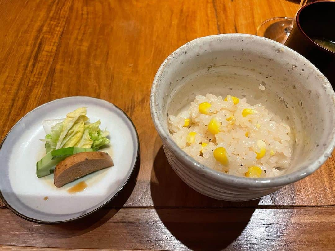 柏木作夢さんのインスタグラム写真 - (柏木作夢Instagram)「【酒井商店】〜後編〜  後半は濁酒をグイグイいきながら〆のコーンご飯を🌽🍚  雲仙のハムカツも美味すぎて感動モノでした😢✨🐖  なかなか行くことのできないお店ですが、また機会があれば遊びに行きたい名店です🫡✨  師匠、ありがとうございました🙇‍♂️✨  @wataruokumura  @taishinagai   #酒井商店#渋谷#渋谷警察署#居酒屋#名店#和食#めし#渋谷グルメ#居酒屋グルメ#メニュー#最高#美食#孤独のグルメ#美味しい#幸せ#いい時間#はハムカツ#肉#濁酒#雲仙#酒#日本酒#感謝#ありがとうございます#ご馳走様です#foodporn #foodie #food #foodphotography」7月4日 8時40分 - samukashiwagi