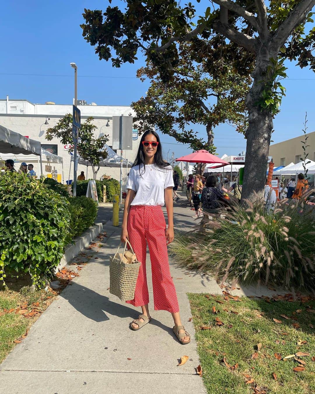 金原杏奈のインスタグラム：「Sunday market run🌻🍒🥒🌽🥕🍓  #healthylifestyle #selfcare #ayurveda #ayurvedalifestyle #naturalremedies #naturalmedicine #wellnessjourney #healing#wellnesstips #selfcaretips #recipe #easyrecipe #キッチンファーマシー #アーユルヴェーダ #自然療法 #自然の薬箱 #セルフケア #あーゆるライフ #レシピ #簡単レシピ #健康レシピ #丁寧な暮らし #ファーマーズマーケット」