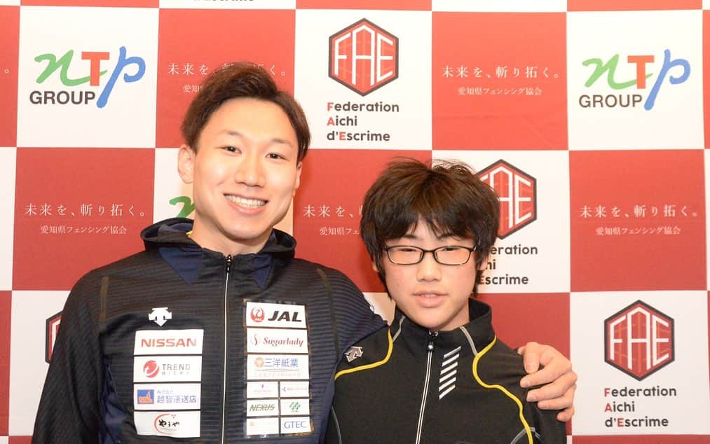 西藤俊哉のインスタグラム：「【presented byNTPgroup 2023Aichi Fencing Festival 第62回中日本フェンシング選手権】  2021→2023 スペシャルマッチの相手は、2年前に自分と愛知県フェンシング協会さん、富田先生と協力して、クラウドファウンディングで資金を集めて開催された【AICHI OPEN FENCING 2021】の優勝者であった林川選手。 いやー、めっちゃ強くなってた。 本当にちょっと負けると思って焦りました(笑) 時を経て、こうして一緒にフェンシングを盛り上げる側として出来たこと本当に嬉しく思います。 ルイが普通にインタビューに応えてるのちょっと感動した(笑) いつか一緒に日本代表として、世界で戦える日を楽しみに僕も頑張ります！！！！」