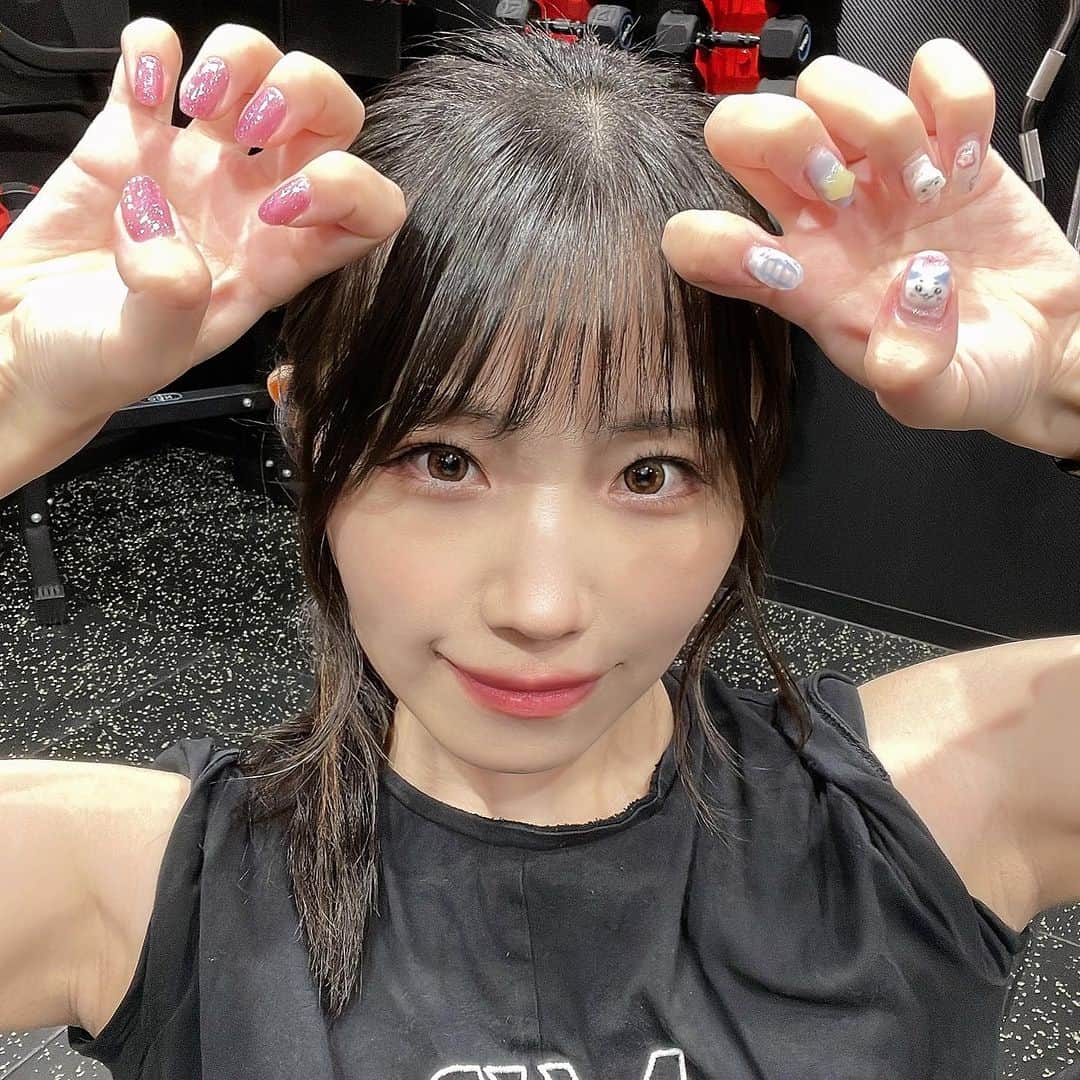 のインスタグラム：「ちいかわネイル💅   #筋トレ女子 #被写体　#モデル #ポートレートモデル　#撮影依頼受付中　#カメラマン募集  #ポートレート　#マッスル #トレーニング  #ボディメイク #muscle #女性パーソナルトレーナー #葉山もえみ　#ジム #フィットネス #東京パーソナルトレーナー　#ダイエット　#パーソナルトレーナー　#ちいかわ　#ちいかわネイル　#ネイル　#ネイルアート　#ネイルデザイン　#ジェルネイル　#キャラネイル　#腕まくり　#セルフネイル　#フェチ」