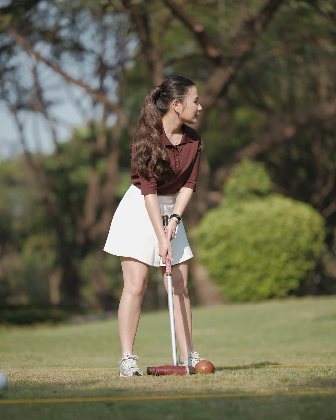 Prilly Latuconsinaのインスタグラム：「Nyoba olahraga baru! Woodball!   Siapa yang suka main ini?  #Woodball」