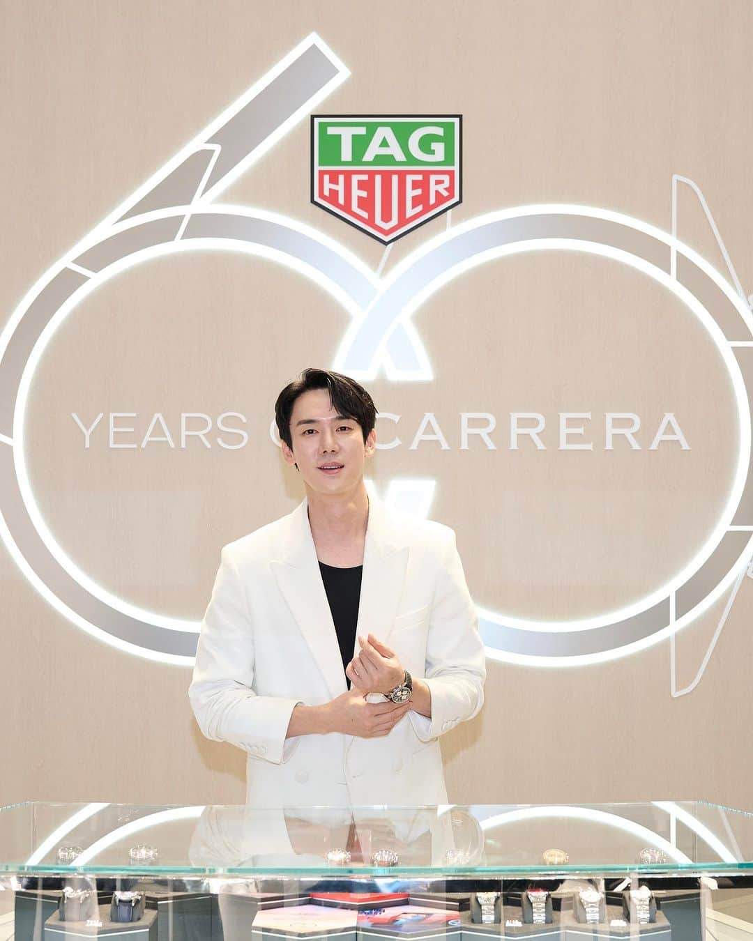 ユ・ヨンソクのインスタグラム：「#광고 #태그호이어 #태그호이어까레라 #TAGHeuerCarerra60 @tagheuer」