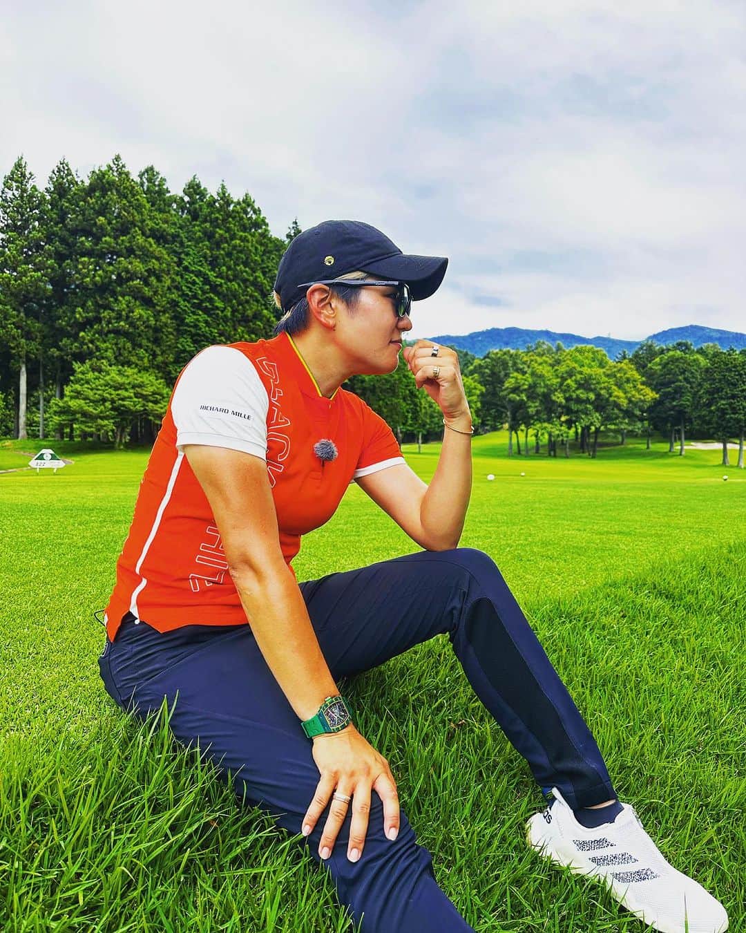 成田美寿々のインスタグラム：「昨日はひとりゴルフの撮影でした👍🔥 放送がわかったらまた投稿しますね✨ 1人って寂しいな〜🤣🤣🤣 #ひとりゴルフ #ゴルフ #ゴルフ女子 #ゴルフ男子 #ゴルフウェア  #ゴルフ場  #ゴルフスイング  @golfnetwork」