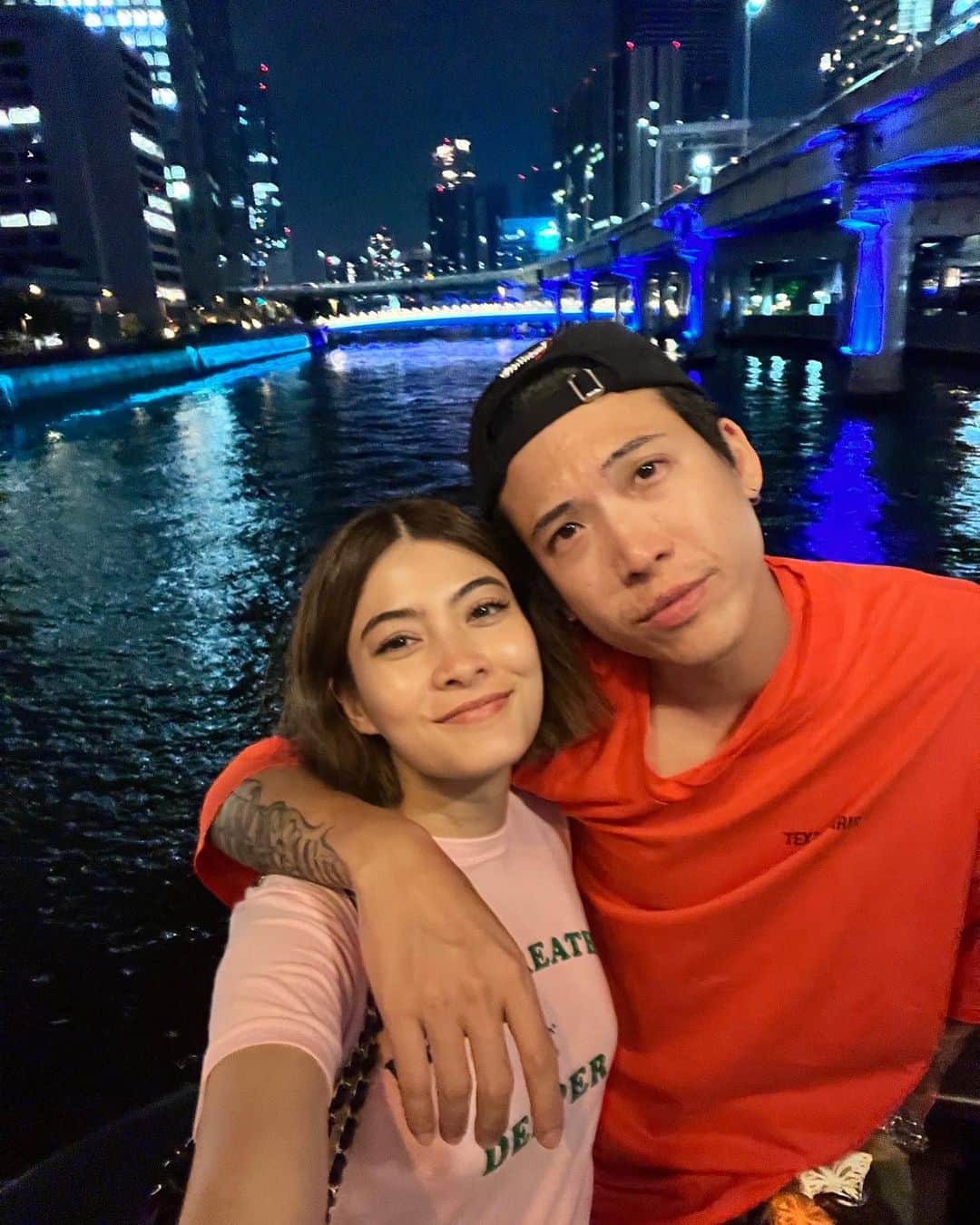 マギー・ラースリー・バーレンシエガーのインスタグラム：「4.5km night walk with my forever buddy 👫🏻 for sushi 🍣」