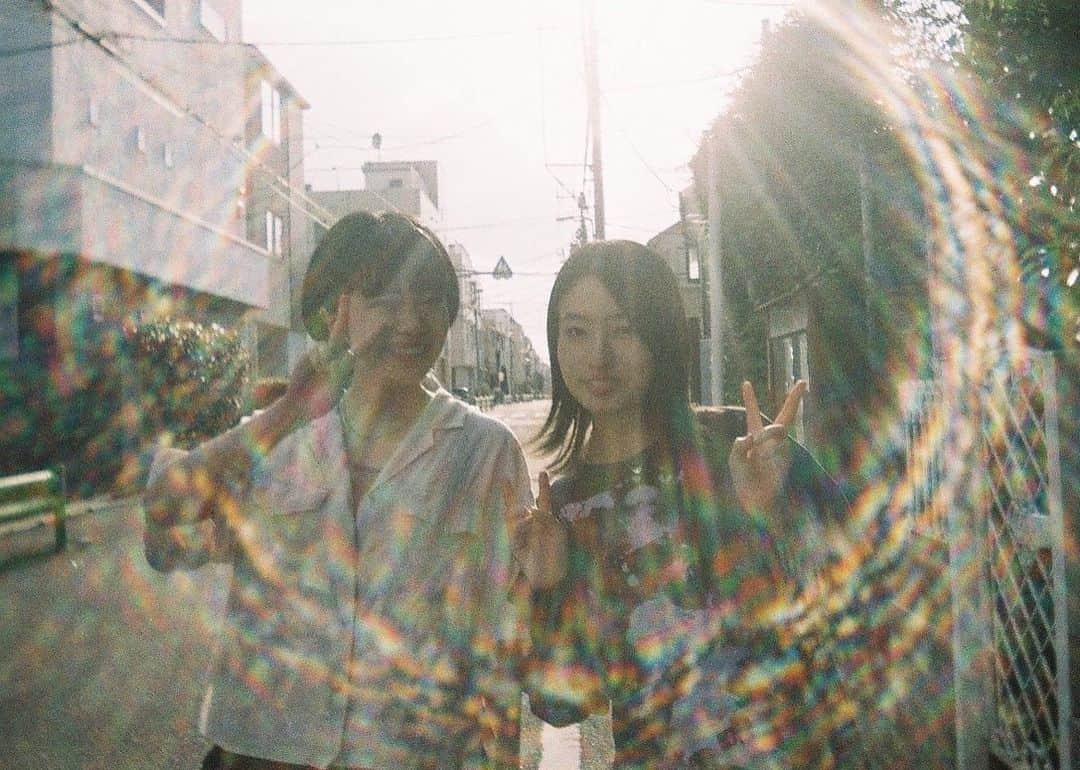 AO のインスタグラム：「ウノハラフィルム🎞 もあダむ8月公演 『バター、トースト、ジャム』🍞 絶賛稽古中です！！！ みんなで話し合いながらつくる稽古とても充実した時間でおもしろいです✨ 演出の阿久津さんはいつも甘いパックのコーヒーを飲んでます…☕️ チケット予約開始してるので是非お待ちしてます🙋‍♀️ クラファンもよろしくお願いしますー！！ #舞台#演劇#もあダむ#BTJ」