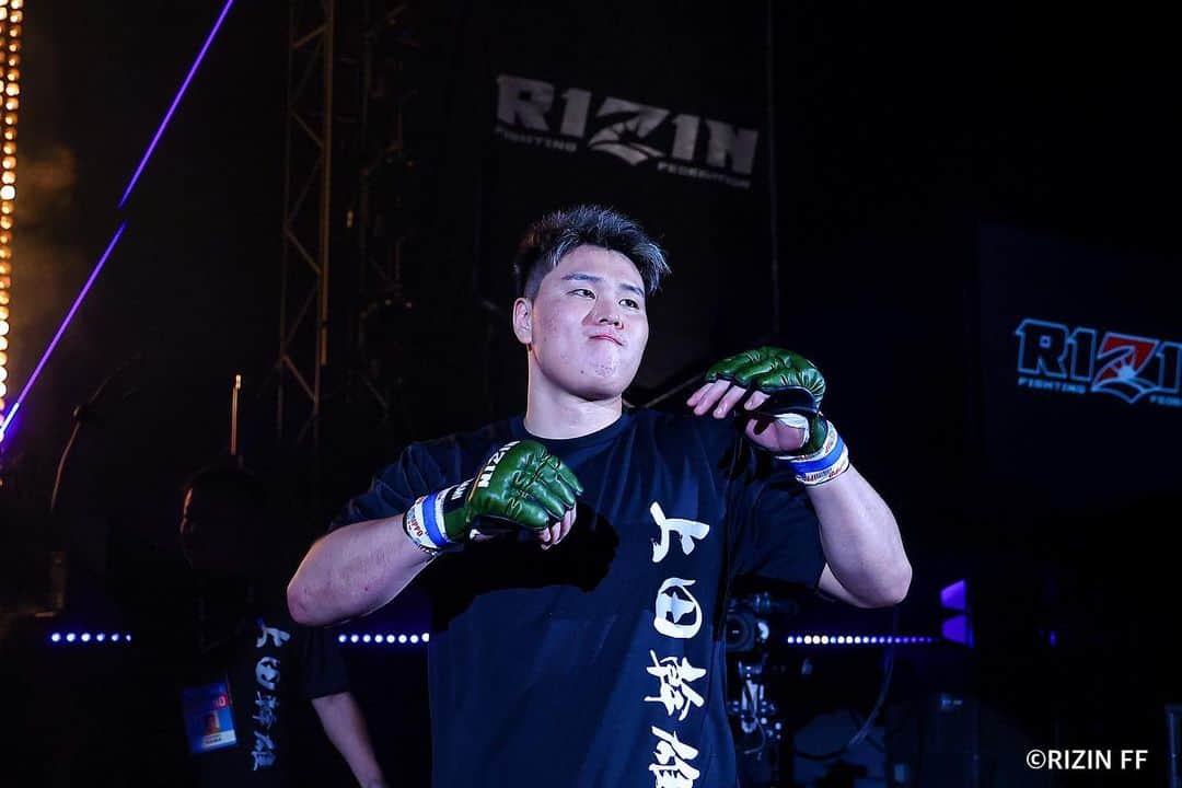 RIZIN FF OFFICIALのインスタグラム：「#RIZIN43 《Match.11》 "Kyokushin prevails." ------------ Mikio Ueda defeats Hideki "Shrek" Sekine by TKO(Stand kick) 0:22 of 1 Round.  #RIZIN #MMA #上田幹雄　#mikioueda #関根シュレック秀樹 #hidekishreksekine」
