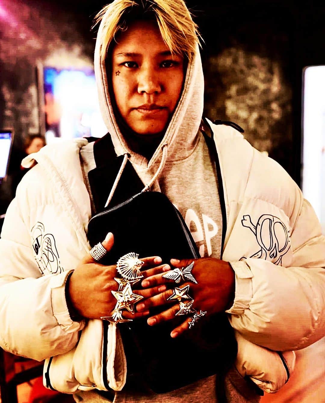 コディ サンダーソンさんのインスタグラム写真 - (コディ サンダーソンInstagram)「Ice cold July! @chaptermillion @codysanderson_official @codysanderson_hankyu_tokyo #navajo #silver  @new_mexico_.life」7月4日 12時44分 - codysandersondesigns