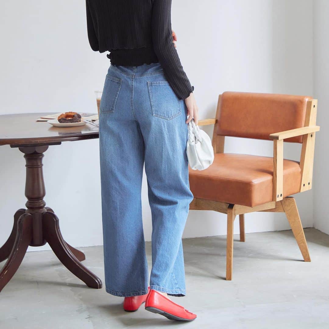 titivateさんのインスタグラム写真 - (titivateInstagram)「≪7/4 newitem≫ . #ストレートデニムパンツ 【3color】(ACXN1537)  #titivate #ティティベイト #デニム #ストレートデニム #デニムコーデ #夏コーデ #ファッション #カラーコーデ #大人カジュアル #トレンドコーデ #大人カジュアルコーデ #シンプルコーデ #きれいめカジュアルコーデ #大人可愛いコーデ」7月4日 13時42分 - titivatejp