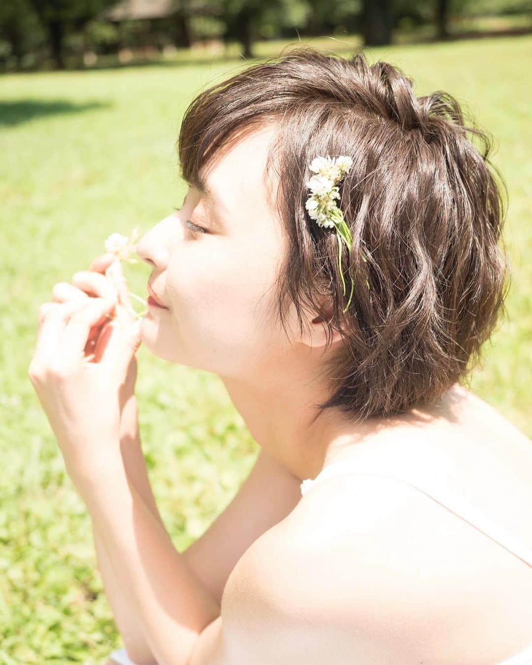 山根愛のインスタグラム：「◯ 出演情報 ◯  音声広告「ワタベウェディング」に出演してます。 Spotify限定で、7月いっぱいの広告なので、 逃さないように皆さんぜひチェックしてください👰🤍 ずっとお仕事したかった人達とのお仕事だったので、ワクワクでした。 聴いたよ、報告お待ちしてます！  #ワタベウェディング #音声広告 #Spotify #リゾ婚」
