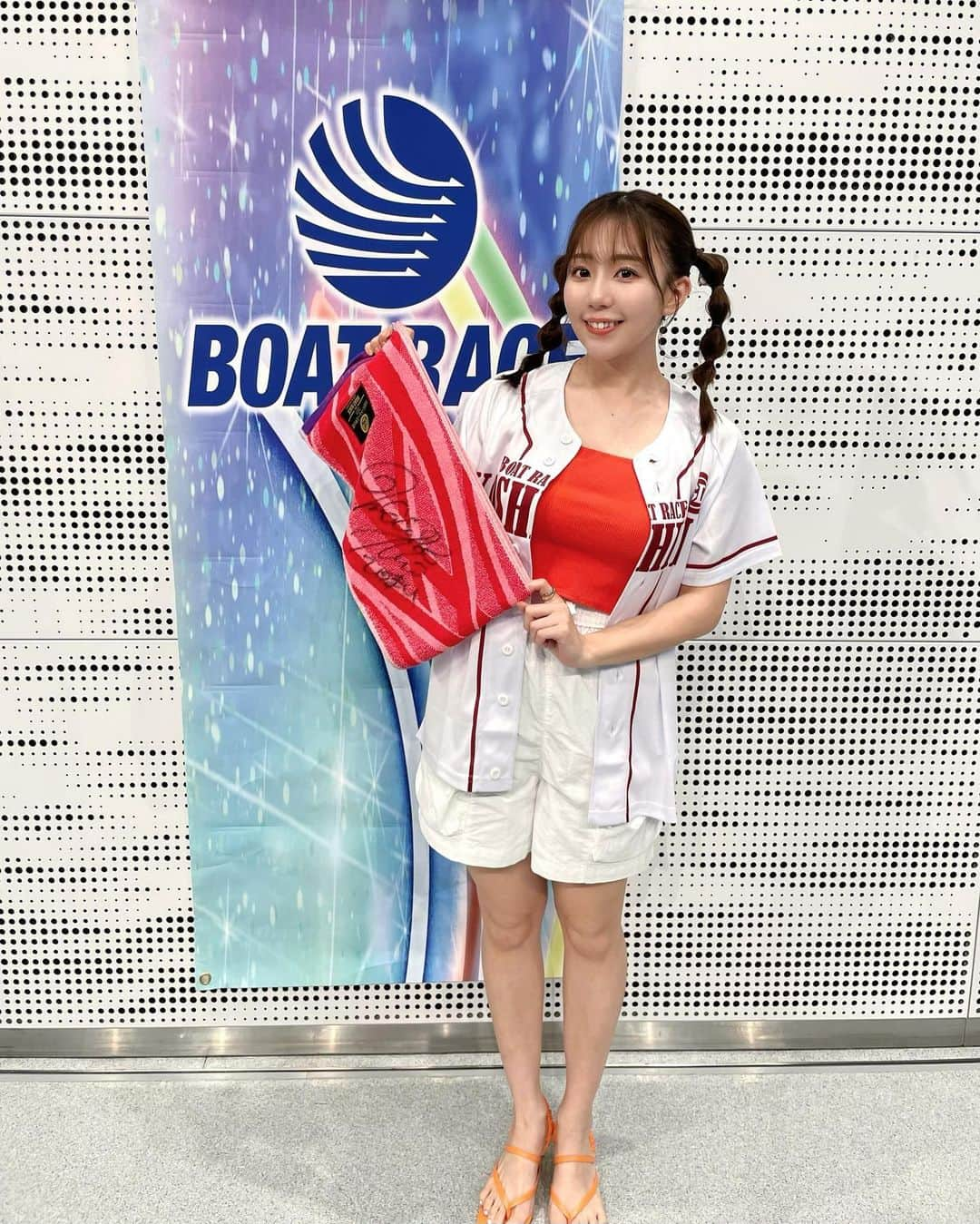 日野麻衣さんのインスタグラム写真 - (日野麻衣Instagram)「ボートレーススペシャルライブ ボートレース甲子園🚤⚾️  配信ありがとうございました✨ 野球の始球式のアイドル風で行かせてもらいました〜🧡  オレンジ🍊  #ボートレース甲子園 #ボートレーススペシャルライブ」7月4日 23時12分 - hinomaiofficial