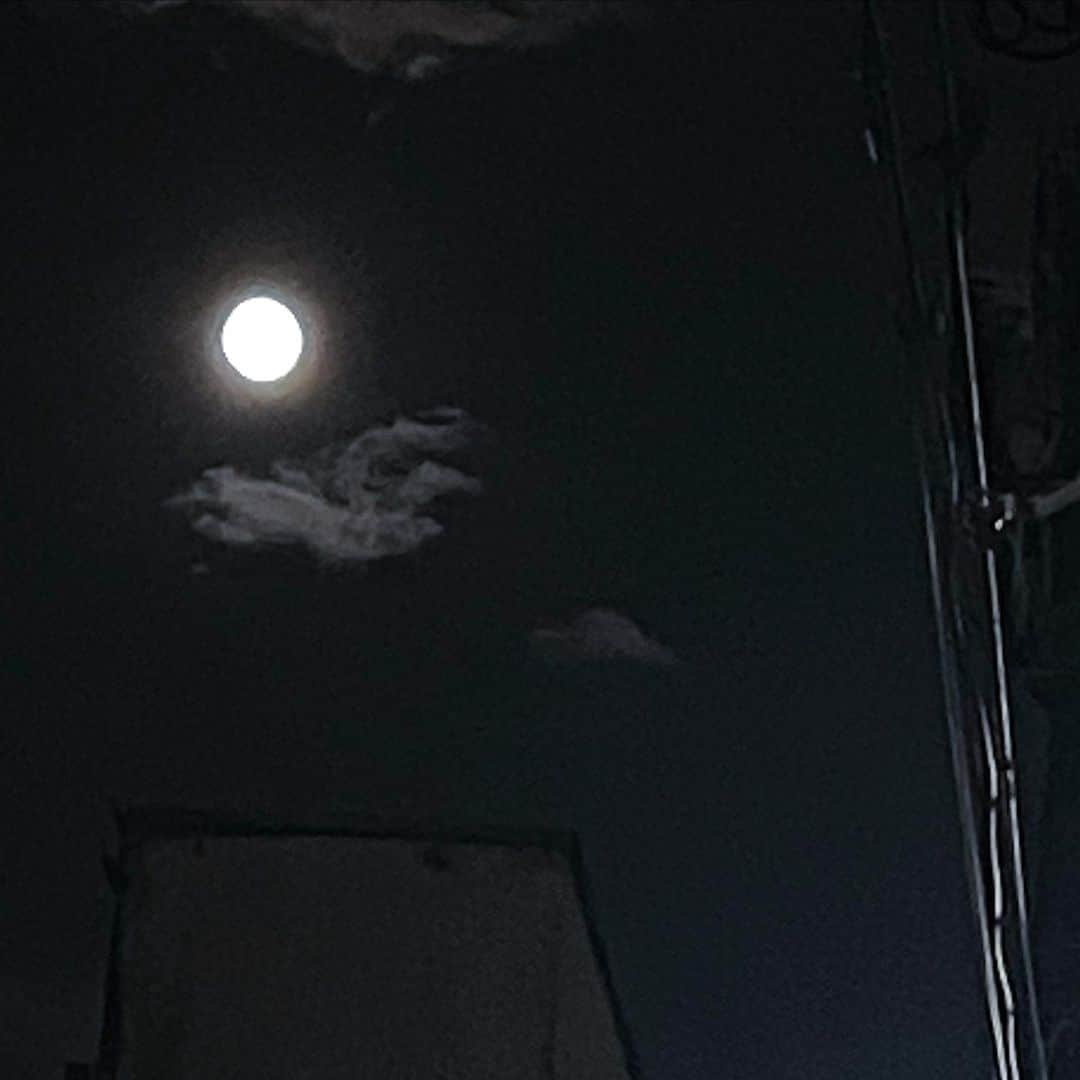 姫野ひなのさんのインスタグラム写真 - (姫野ひなのInstagram)「今日満月だよ、‼︎🌕⭐︎⭐︎」7月4日 23時14分 - pi._.y