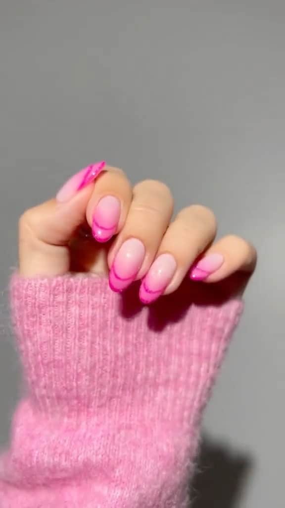 SHEINのインスタグラム：「@heygreatnails is making us blush with these pink-primed Barbiecore tips 😊💗💅  #SHEINinspo」