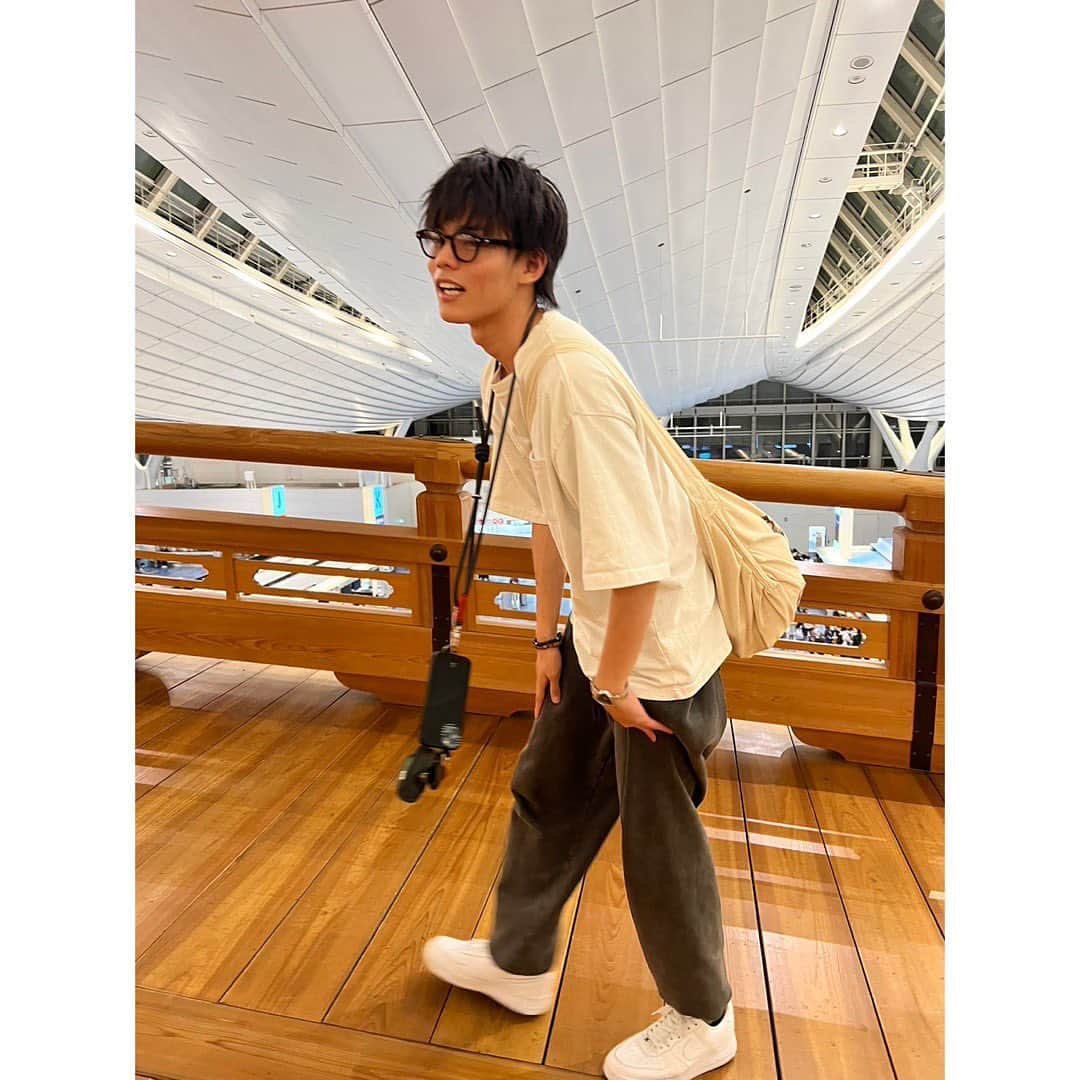 日向亘さんのインスタグラム写真 - (日向亘Instagram)「一人で乗り継ぎ緊張した。少しだけ旅に出てます。またお知らせします。」7月4日 23時32分 - hyuga_wataru