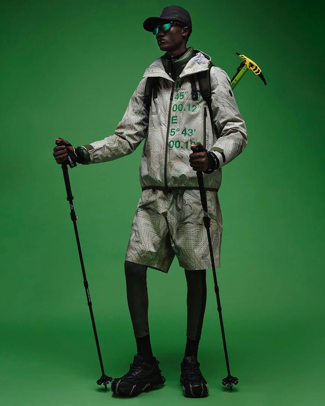 モンクレールのインスタグラム：「A mountain matrix of modular layers. For wherever the trail leads you.  #MonclerGrenoble Pre-Fall 2023 has you covered for a summer-fall season outdoors. See the collection on moncler.com.」