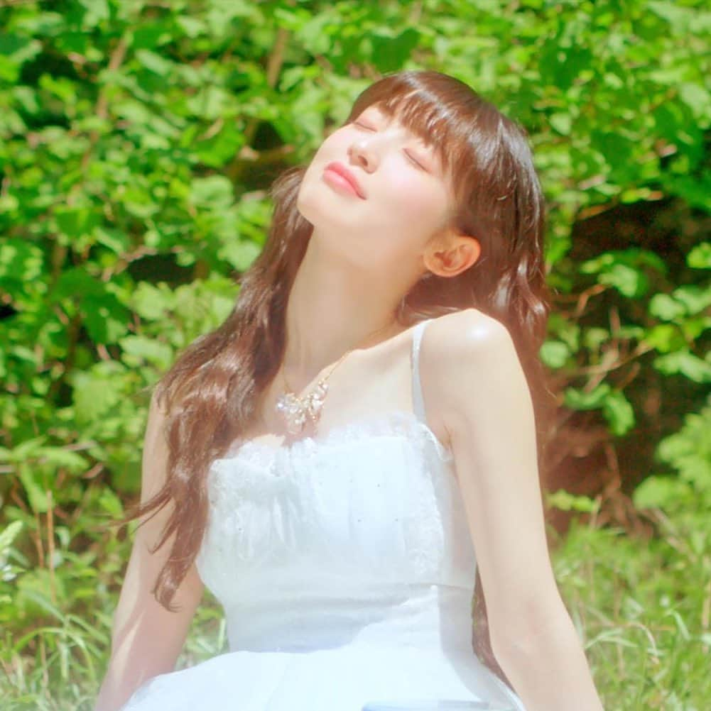 OH MY GIRLさんのインスタグラム写真 - (OH MY GIRLInstagram)「OH MY GIRL 9TH MINI ALBUM  [Golden Hourglass]  CONCEPT FILM #아린 #Arin  𝑊𝑒'𝑣𝑒 𝑓𝑜𝑢𝑛𝑑 𝑡ℎ𝑒 𝑔𝑜𝑙𝑑𝑒𝑛 ℎ𝑜𝑢𝑟 𝑓𝑟𝑜𝑚 𝑝𝑒𝑎𝑐𝑒𝑓𝑢𝑙 𝑡𝑖𝑚𝑒  2023.07.24 6PM (KST)  #오마이걸 #OHMYGIRL #OMG #Golden_Hourglass」7月5日 0時06分 - wm_ohmygirl