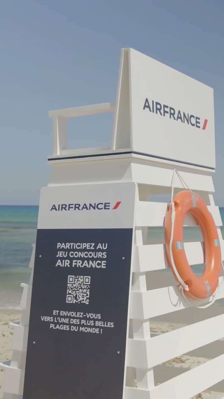 エールフランスのインスタグラム：「Retour en images sur l’édition 2023 de @calviontherocks dont Air France est partenaire pour la 2ème année consecutive ☀️🎶✈️   #airfrance #calviontherocks #corse #calvi」
