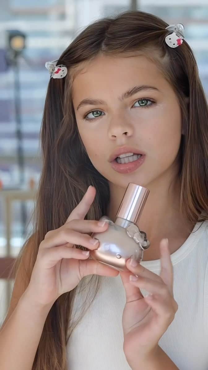 マリ・マリアのインスタグラム：「Make na minha pituquinha @catarinamariacat 🧡 Fav makeup for my nice 🥰」