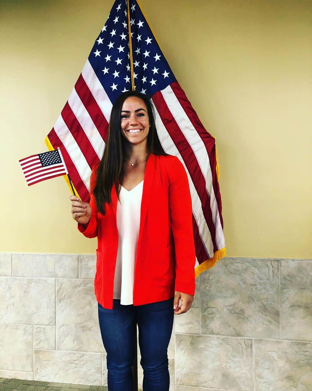Camille Leblanc-Bazinetさんのインスタグラム写真 - (Camille Leblanc-BazinetInstagram)「🇺🇸 Five years ago, I found a new home in this land of the free, and the pride I feel today as a citizen is beyond words. 🙏   Every Fourth of July, I'm reminded of the courageous souls who fought and continue to fight for our freedom. To every mom who has raised true Americans, to every veteran who has safeguarded our liberties – thank you. 🎗️  Today, as we light up the sky with fireworks and savor the classic hot-dog 🌭, let's take a moment to appreciate this freedom, this unity, and this journey we share as Americans. 💕  Happy Independence Day, everyone! 🎆 Here's to many more in this beautiful country we call home. 🥂   #ProudAmerican 🇺🇸 #FourthofJuly 🎆 #ThankYouVeterans 🎗️ #FreedomIsNotFree 🗽 #Gratitude 🙏 #AmericanDream 🏡 #IndependenceDay 🎉 #itookanoath」7月5日 0時30分 - camillelbaz