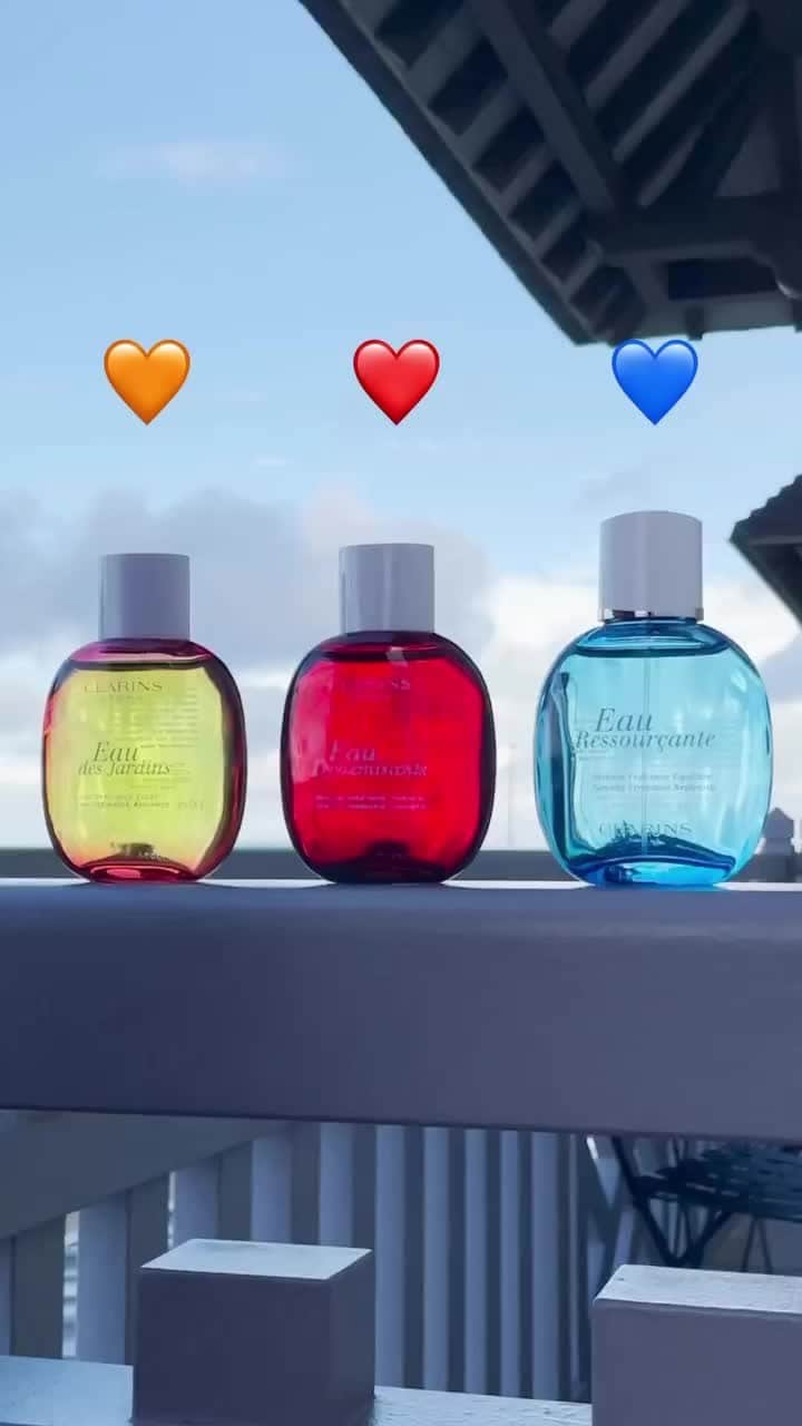 Clarins Australiaのインスタグラム：「Pick your Clarins Treatment Essence 💙 Eau Ressourçante will help to restore your balance and calm, with essential oils of Basil, Iris and Cedarwood. Just what you need after the weekend! ⁣ ⁣ #Clarins #Aroma #WellBeing」