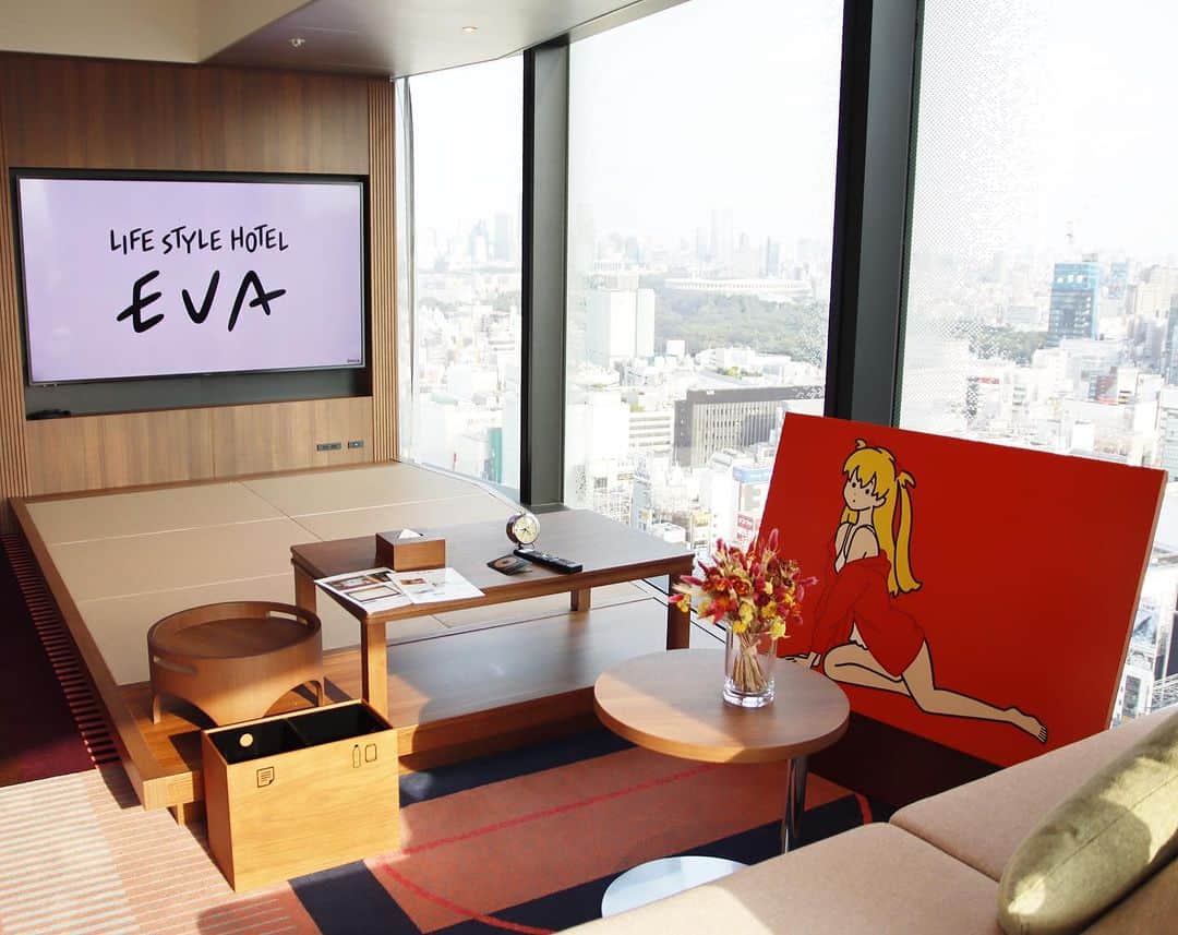 白根ゆたんぽのインスタグラム：「day and night #hotelgrooveshinjuku  #LIFESTYLEHOTELEVA  #東急歌舞伎町タワー #asukaroom」