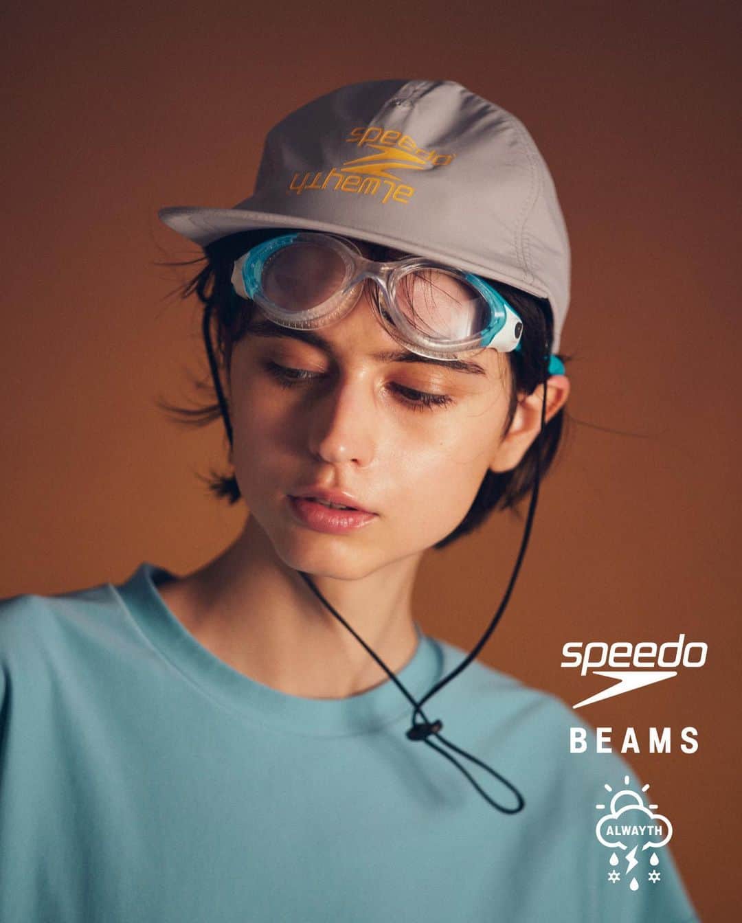 BEAMS MENさんのインスタグラム写真 - (BEAMS MENInstagram)「… 〈ALWAYTH × Speedo × BEAMS〉 7.8（Sat.）Release . 毎回人気を博している世界を代表するスイムウエアブランド〈Speedo〉と〈BEAMS〉との別注コレクション。 今回は、多くが謎に包まれている全天候型ブランド〈ALWAYTH〉を迎え、初となるトリプルコラボレーションが実現。 水陸両用でお使いいただけるスイムショーツをはじめ、本別注のために制作したスペシャルロゴを背面に大きくプリントしたラッシュTシャツ。加えて、撥水性、高ストレッチ性、UV機能を兼ね備えたキャップとウォータープルーフバッグの計4型を展開。 併せて〈Speedo〉と〈BEAMS〉の別注コレクションも同時発売。ネイビーとグレーのワントーンでまとめたソリッドなデザインが、様々なスタイルにマッチするコレクションに仕上がりました。  高い機能性とデザイン性を兼ね備えた両コレクションは、7月8日（土）より〈BEAMS〉レーベル取り扱い店舗(一部店舗を除く)、ビームス公式オンラインショップにて発売です。 . Photography_ @teruohorikoshi Direction&styling_ @yujililynakata Hair&make-up_ @toyodayousuke  . @allweatherproof @speedo_japan @beams_official @beams_mens_casual #alwayth #speedo #beams #alwayth_speedo_beams #speedo_beams」7月4日 16時57分 - beams_mens_casual