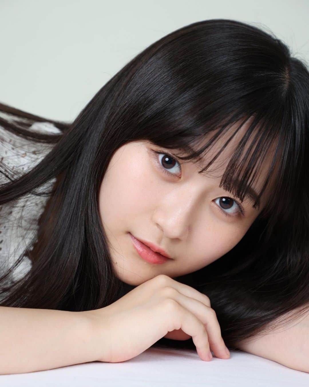 遠藤璃菜のインスタグラム：「撮影して頂きました📸 素敵な写真ばかり､､､！ 毎回楽しい撮影現場です🫶🏻  @mamatime.chiai_official @yd_hairmake」