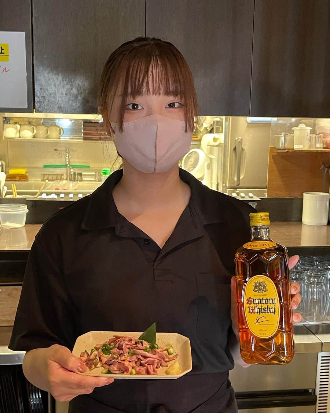 Soba-ya 榛名のインスタグラム：「角瓶1,000円（税込1,100円）キャンペーン（7/3～7/15） 　 【参加方法】インスタ ①  Sobaya榛名のアカウントをフォロー ②  『#Sobaya榛名』を付けて写真をストーリーor フィード投稿 【参加方法】ツイッター ①  ＠Sobayaharuna　のアカウントをフォロー ②  『#Sobaya榛名』を付けてこの投稿をリツイート （注意）店内飲酒のみ、持ち帰りはできません。各グループー本まで」