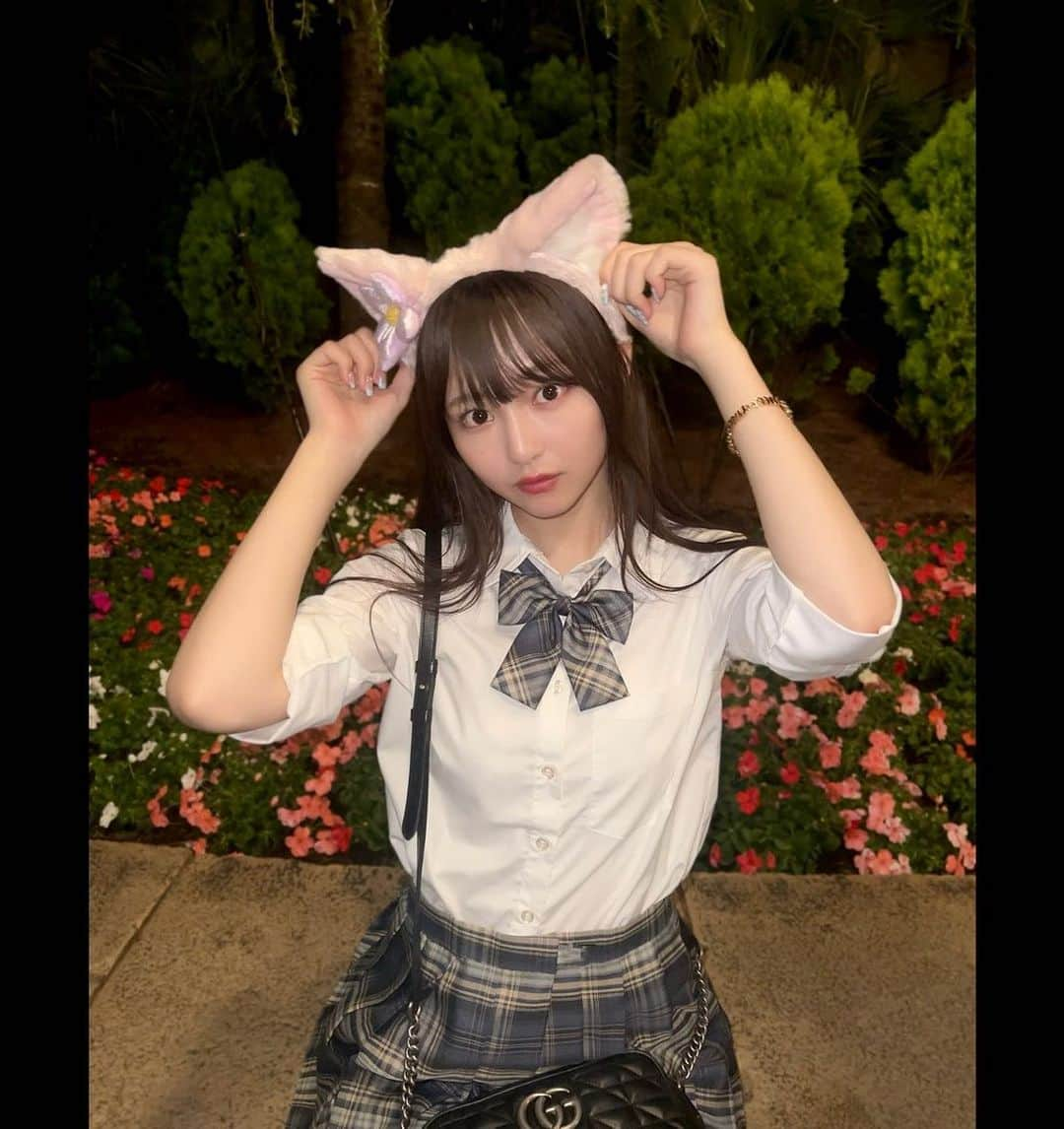 鎮目のどかさんのインスタグラム写真 - (鎮目のどかInstagram)「制服ディズニーしてきた 🏰🪄  制服でディズニー行くことなんて絶対無いんだろうなぁって勝手に思ってたから嬉しすぎたし最近ずーっとディズニー行きたいなって思ってたから楽しかった！🥹  ローファーでディズニーは流石に疲れるね。笑  #disneysea #制服ディズニー #リーナベル #ディズニーシー」7月4日 17時28分 - nodoka__shizume