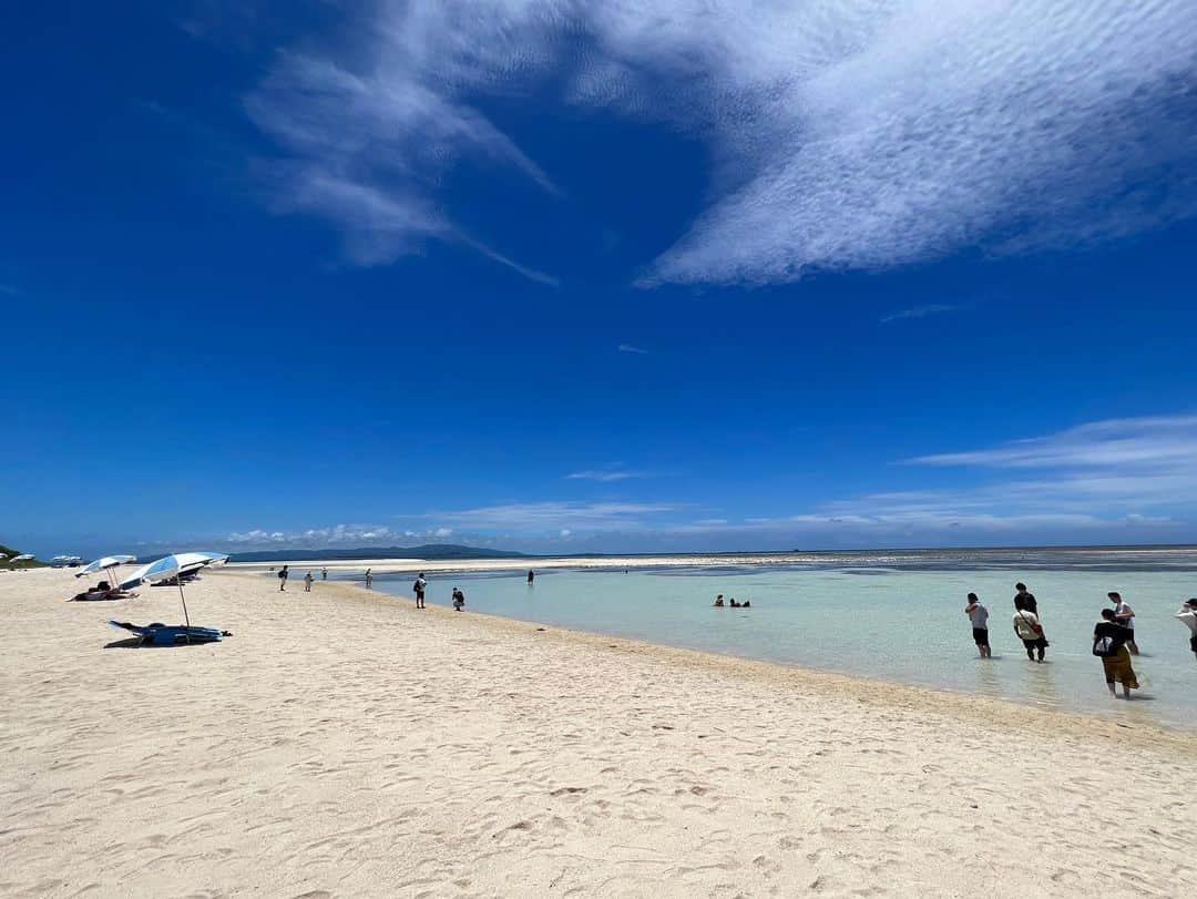 ちとせよしのさんのインスタグラム写真 - (ちとせよしのInstagram)「石垣島初上陸！🌺🌴🐠 最高の3日間を過ごしました~(˶ᐢᗜᐢ˶) 写真まだまだある…しばらく載せさせてください！笑  夏らしいことたくさん出来たな🤣🫶🏻  #石垣島 #石垣島旅行 #竹富島 #コンドイビーチ #川平湾」7月4日 17時29分 - chitose_yoshino