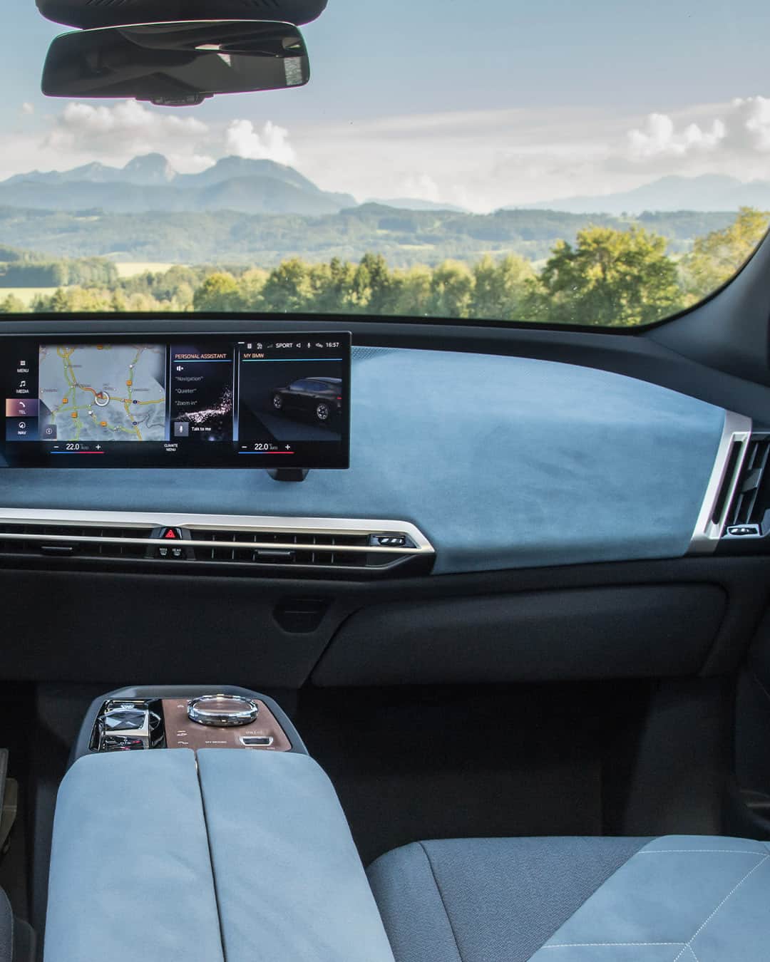 BMWさんのインスタグラム写真 - (BMWInstagram)「Swipe to admire the view from within.  The BMW iX. #THEiX #BMW #BornElectric #BMWElectric #ElectricVehicle #ElectricCar #ZeroEmissions #eMobility」7月4日 17時26分 - bmw