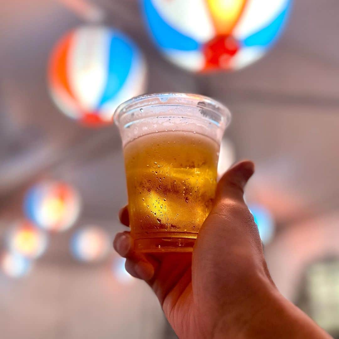 コアラ小嵐さんのインスタグラム写真 - (コアラ小嵐Instagram)「減量中はかっこいい酒の写真を見返して過ごしたりしてます。まぁこれも減量中に撮った写真なんですが。かっこいい酒の写真選手権とかないかな。  #かっこいい酒の写真選手権 #オリオンビール」7月4日 17時33分 - kk601012