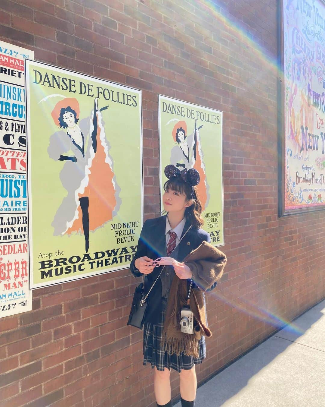 新井ひとみさんのインスタグラム写真 - (新井ひとみInstagram)「制服シリーズ沢山ありますね笑 2月に弟と制服ディズニーした時の😆  #女子流　#新井ひとみ　#東京女子流　#98 #tokyodisneyresort #ディズニー写真部　#ディズニーコーデ #ディズニーシー　#制服ディズニー #disneyland #tokyodisneysea#disney #instagood #東京ディズニーシー #tdl  #ディズニー #instalike #tokyodisneyresort #l4l #f4f #love #東京ディズニーリゾート #ディズニー好きな人と繋がりたい #disneyphoto  #tokyo  #tdr #ディズニーコーデ #instagram #likeforlikes #happy #fff #likeforfollow」7月4日 17時47分 - hitomi_tokyogirlsstyle