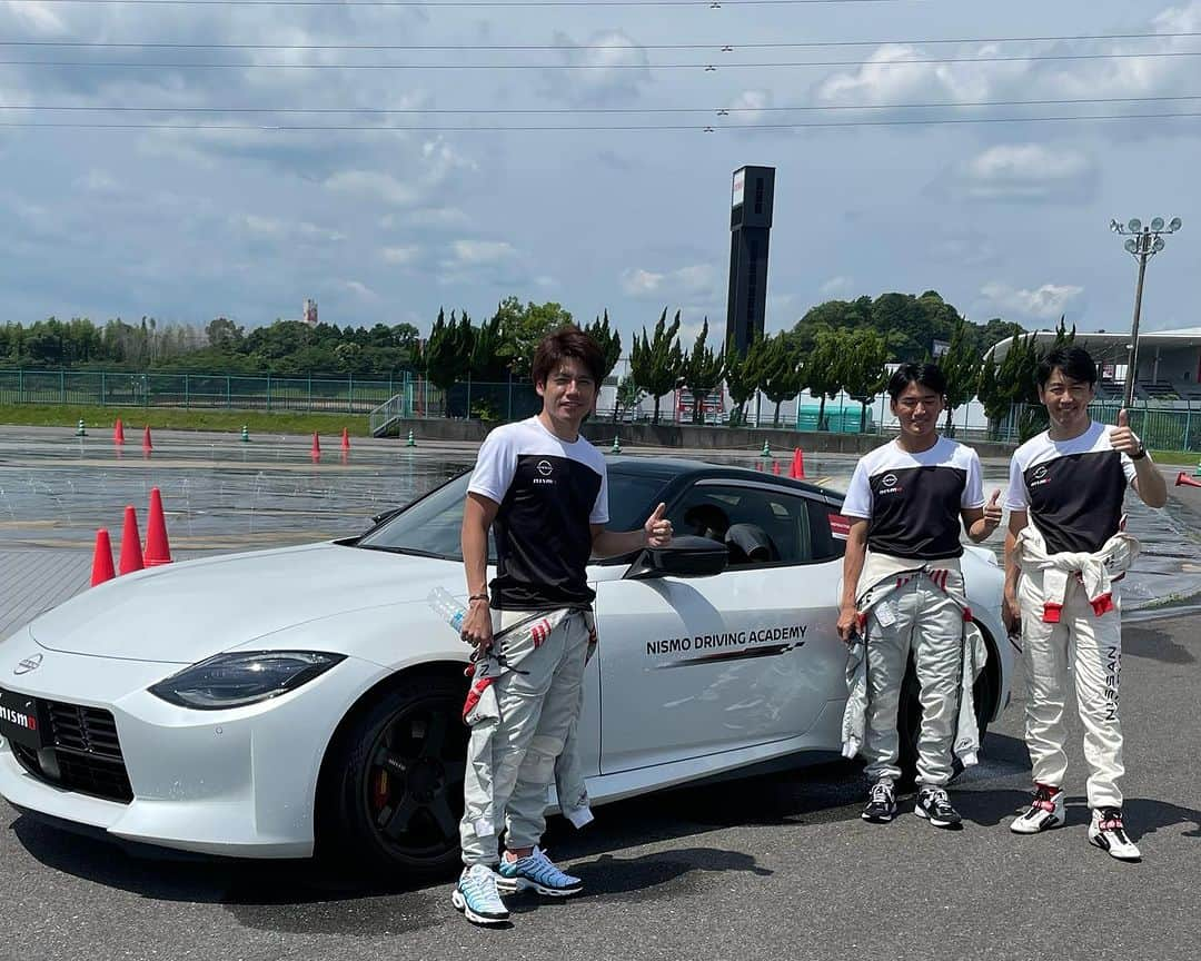 柳田真孝さんのインスタグラム写真 - (柳田真孝Instagram)「. Nismo Driving Academy  2日間、暑かったですね！お疲れ様でした！  #nismo #nismodrivingacademy  #nda #fairladyz」7月4日 17時43分 - masatakayanagida