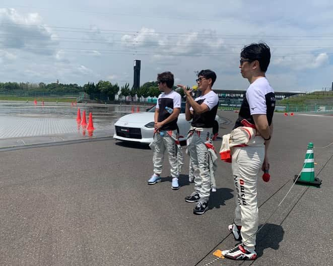 柳田真孝さんのインスタグラム写真 - (柳田真孝Instagram)「. Nismo Driving Academy  2日間、暑かったですね！お疲れ様でした！  #nismo #nismodrivingacademy  #nda #fairladyz」7月4日 17時43分 - masatakayanagida