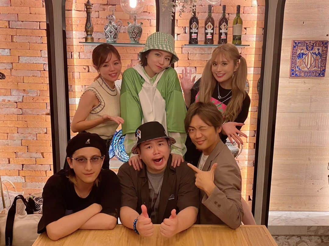 あしべのインスタグラム：「日曜日は、倖田來未さんのLIVEでした🎤 misonoさん、Nosukeさんには毎回沢山の勉強をさせてもらい、沢山の縁を繋げていただきました。 本当にありがとうございます🙇 打ち上げは、 立川のLIZARRANさん！！ #misono　さん #倖田來未　さん #Nosuke　さん #あしべ #ものまね」